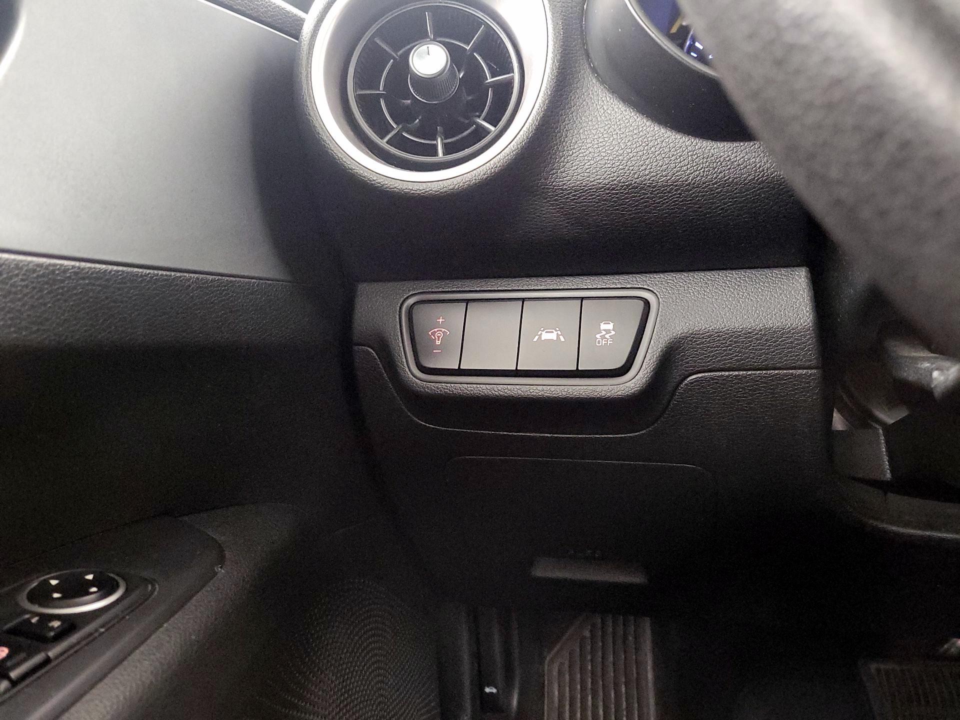 Thumbnail: 2021 Kia Forte - 13