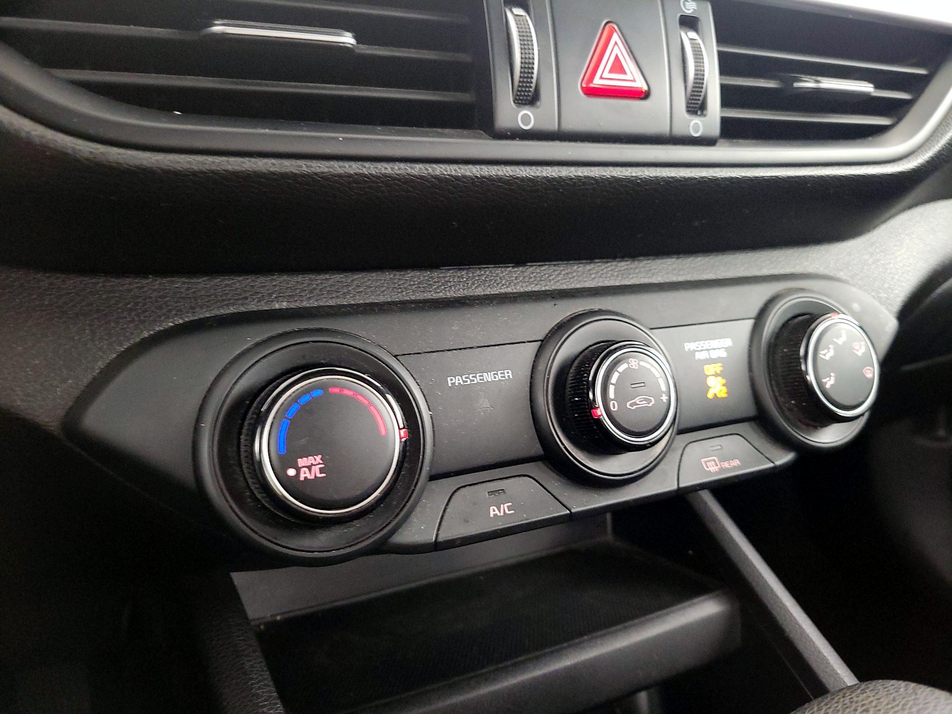 Thumbnail: 2021 Kia Forte - 16