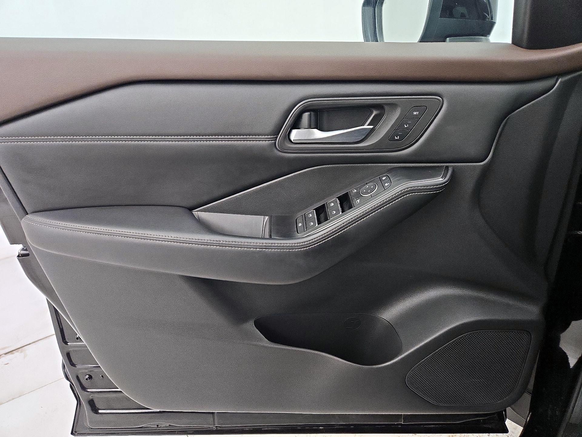 Thumbnail: 2023 Nissan Rogue - 12