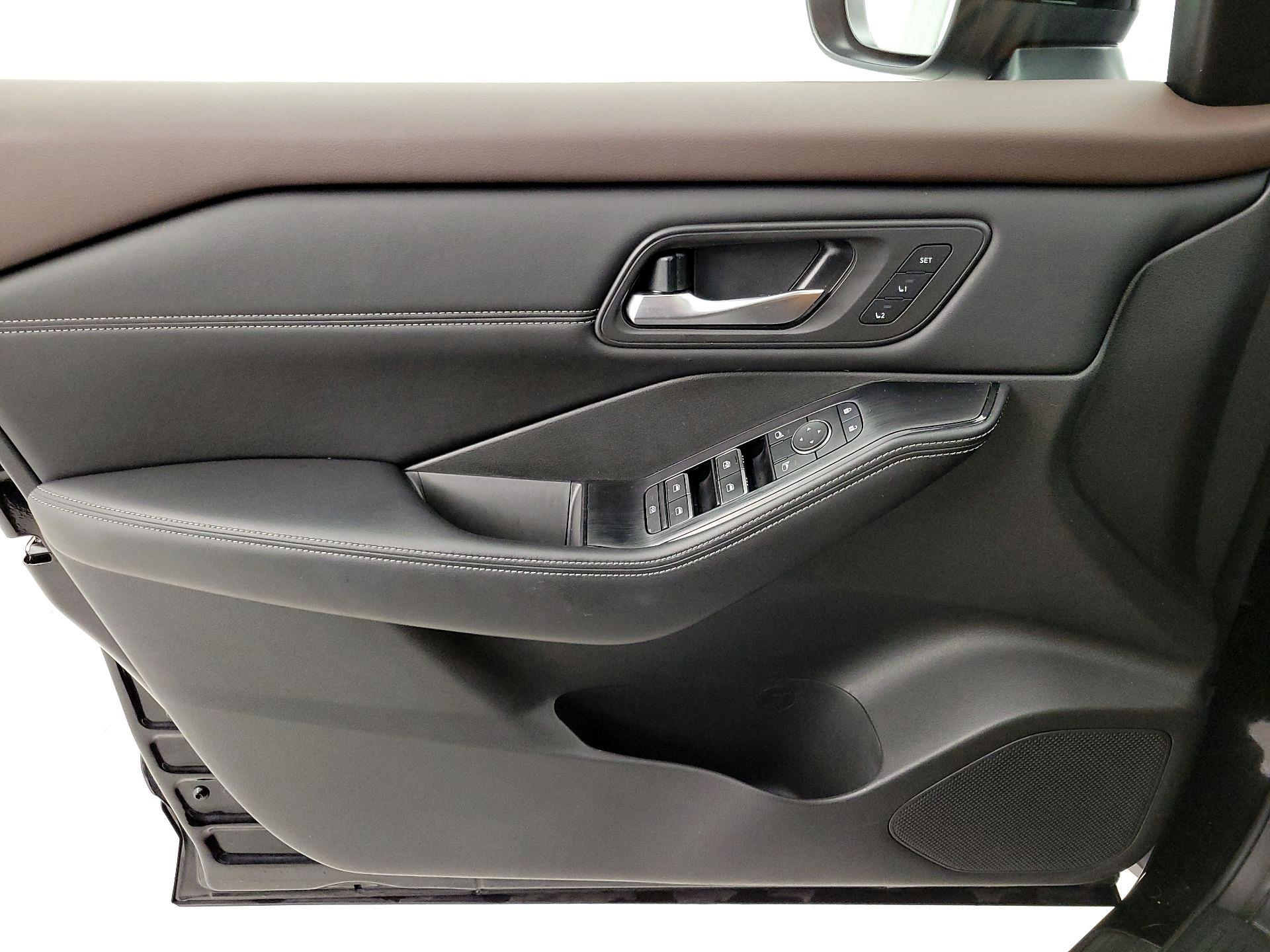 Thumbnail: 2023 Nissan Rogue - 12