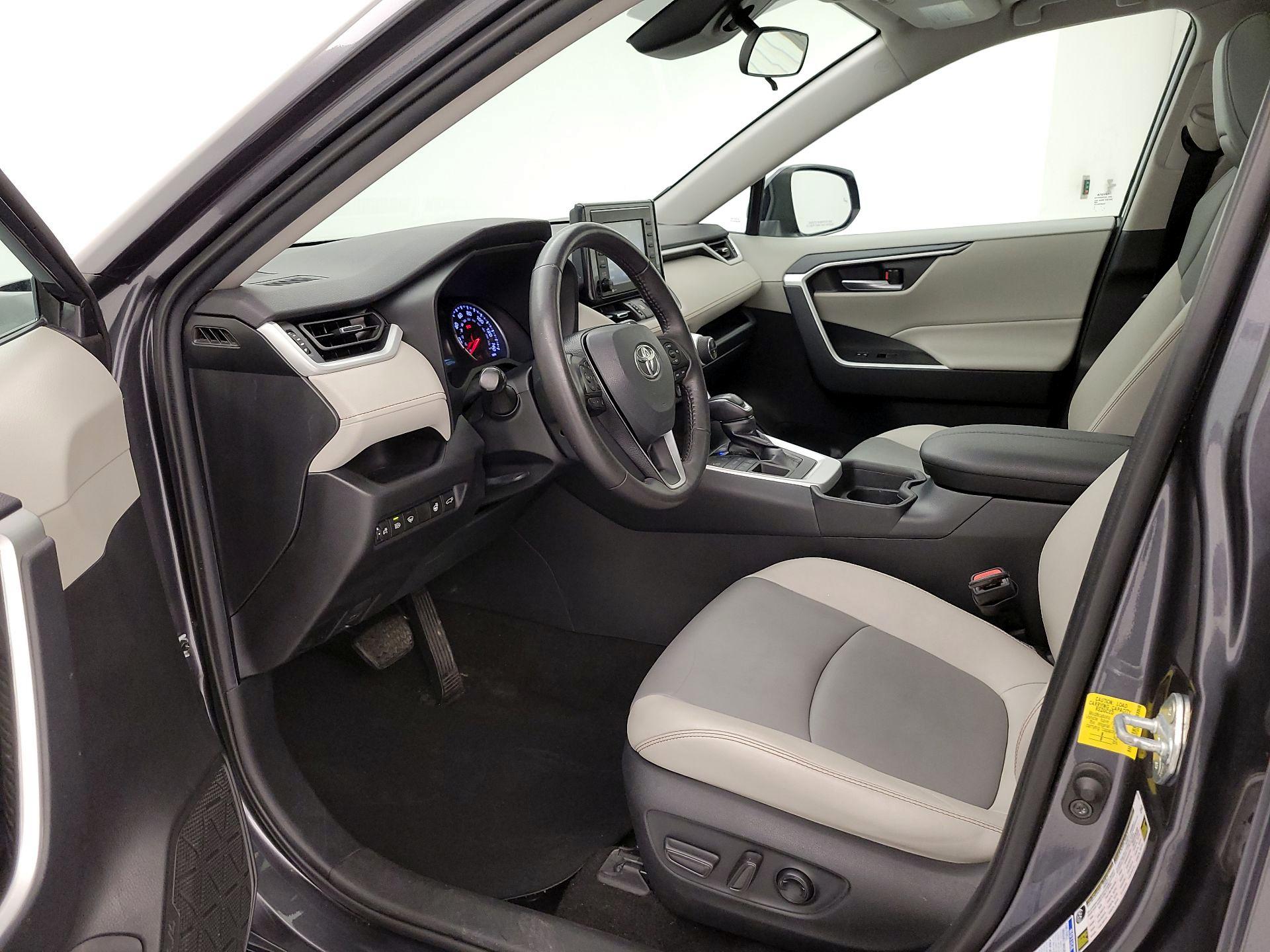 Thumbnail: 2021 Toyota RAV4 - 11