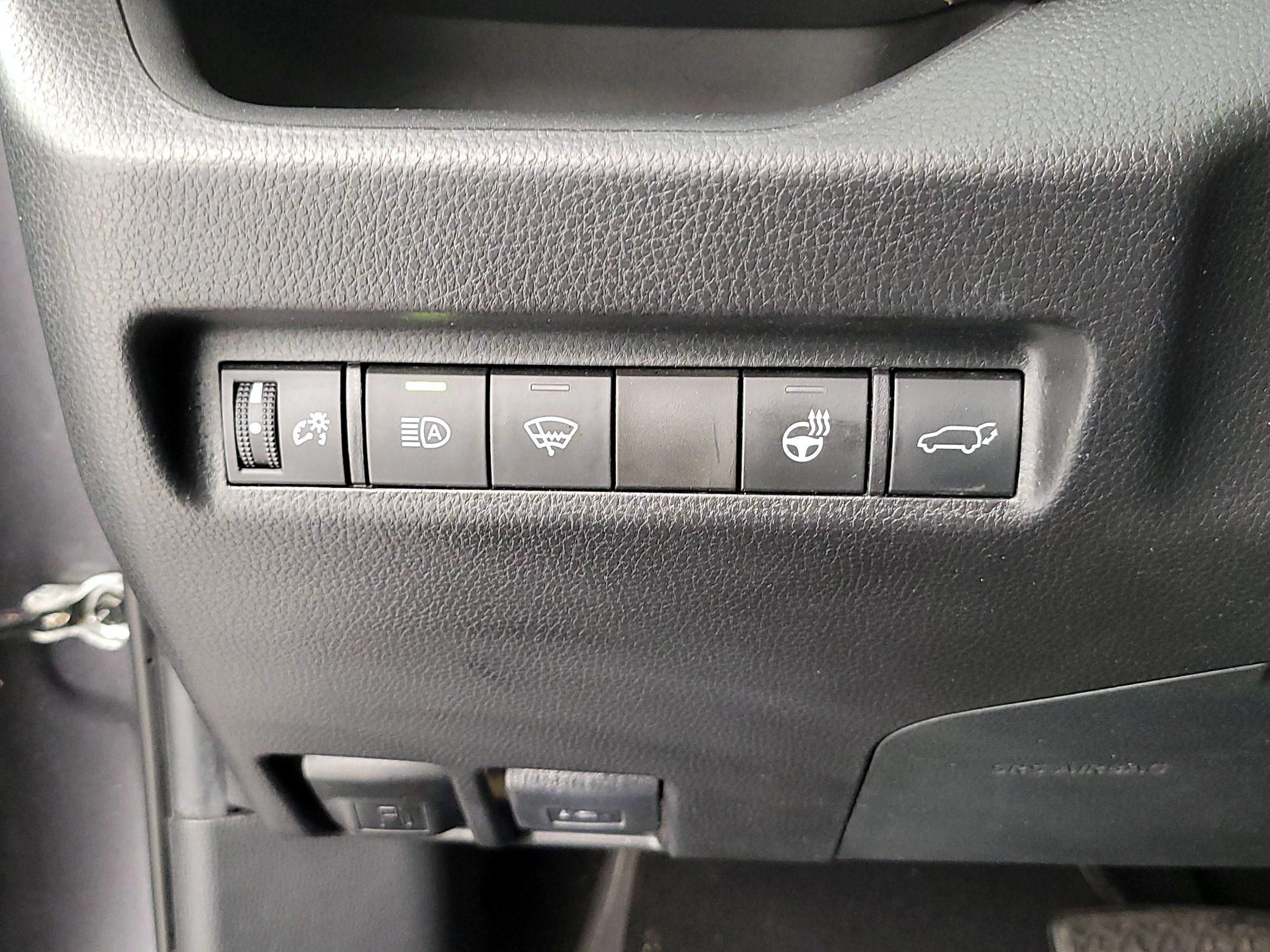 Thumbnail: 2021 Toyota RAV4 - 13