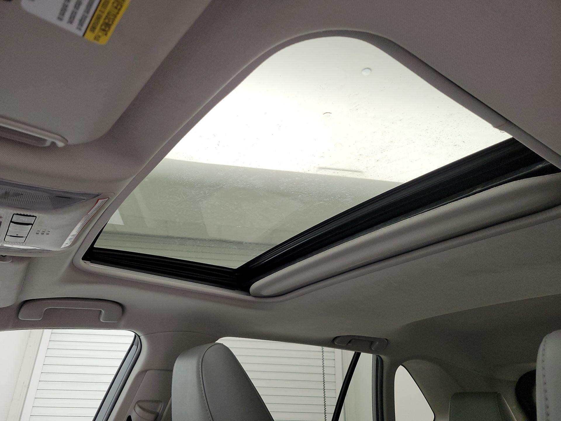 Thumbnail: 2021 Toyota RAV4 - 19