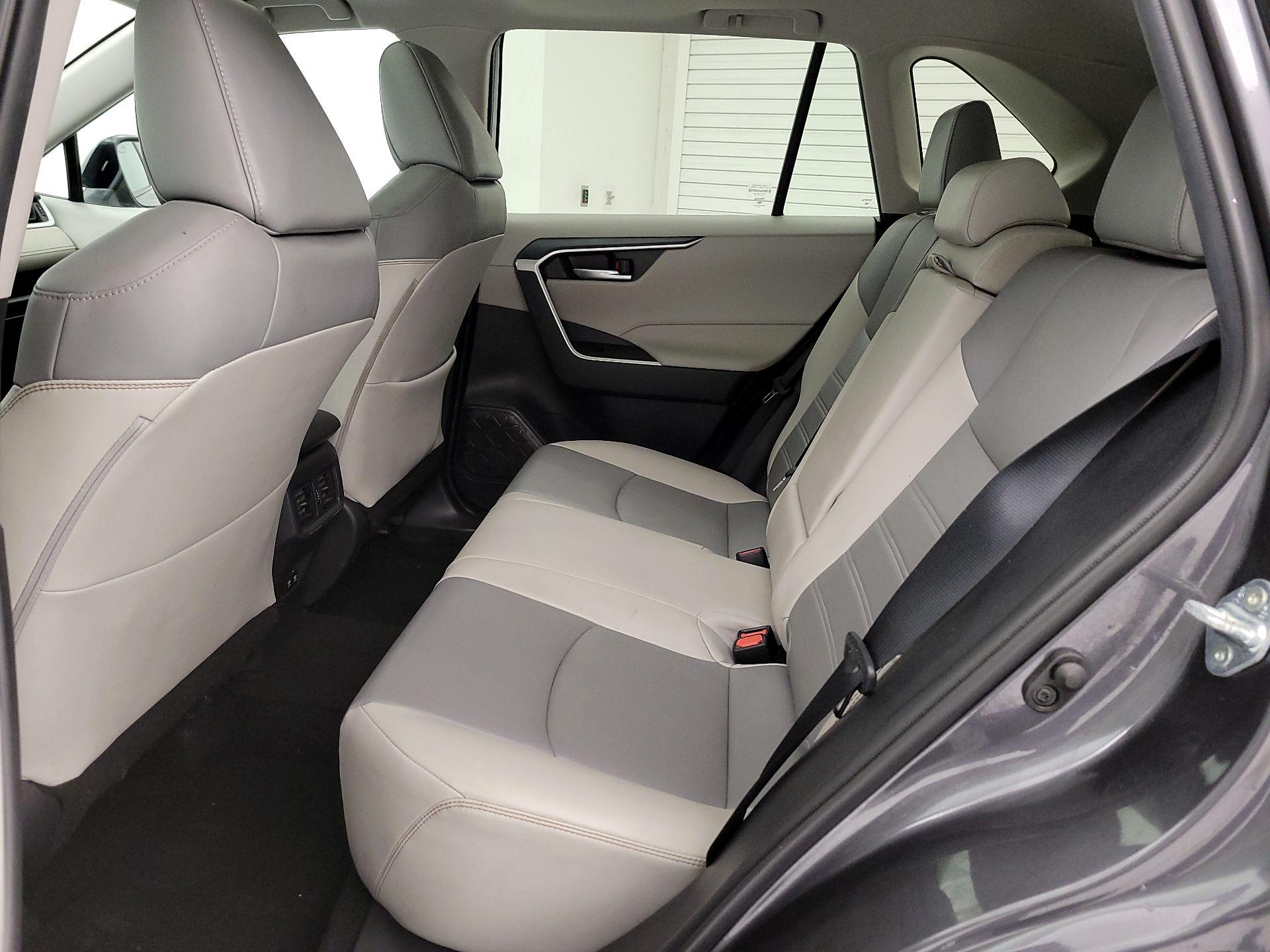 Thumbnail: 2021 Toyota RAV4 - 20