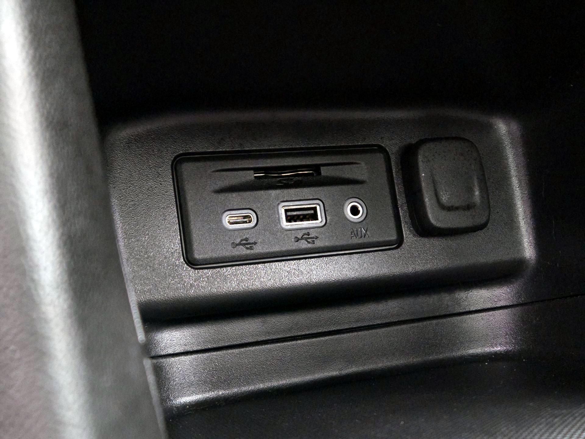 Thumbnail: 2023 Chevrolet Equinox - 18