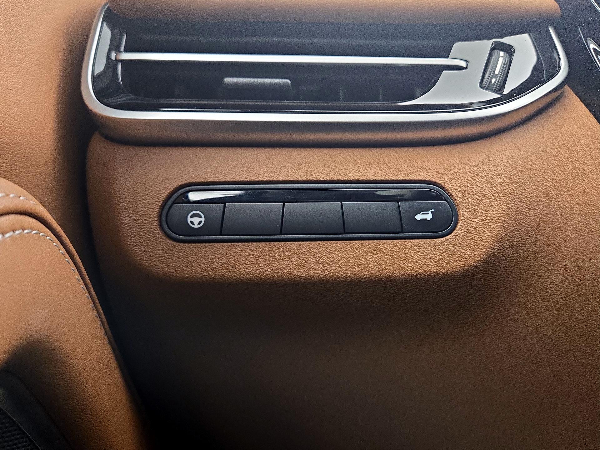 Thumbnail: 2023 INFINITI QX60 - 13