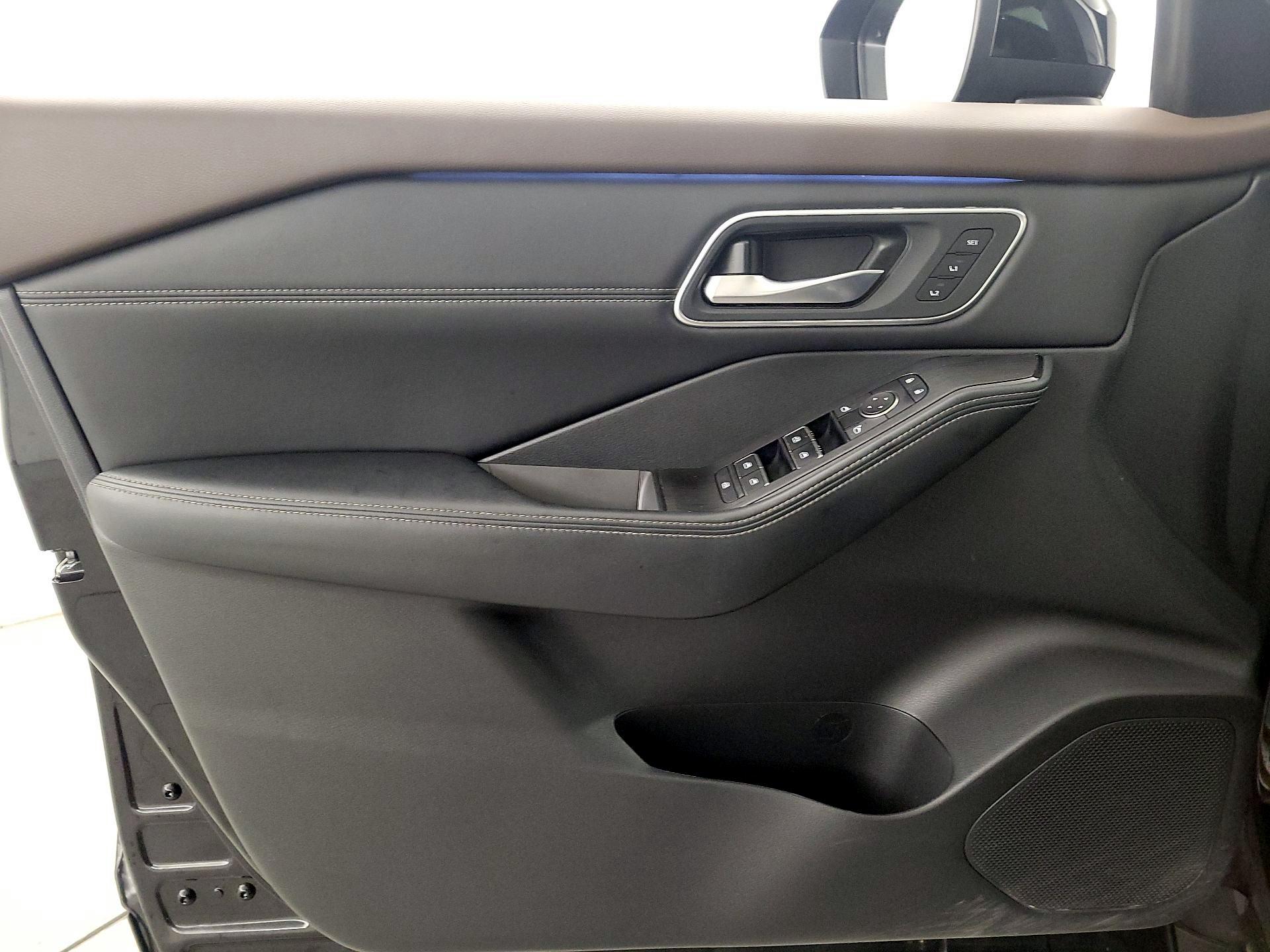 Thumbnail: 2023 Nissan Rogue - 12