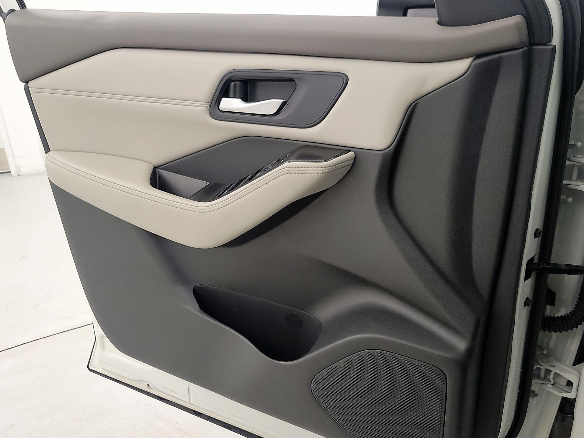 Thumbnail: 2023 Nissan Rogue - 12