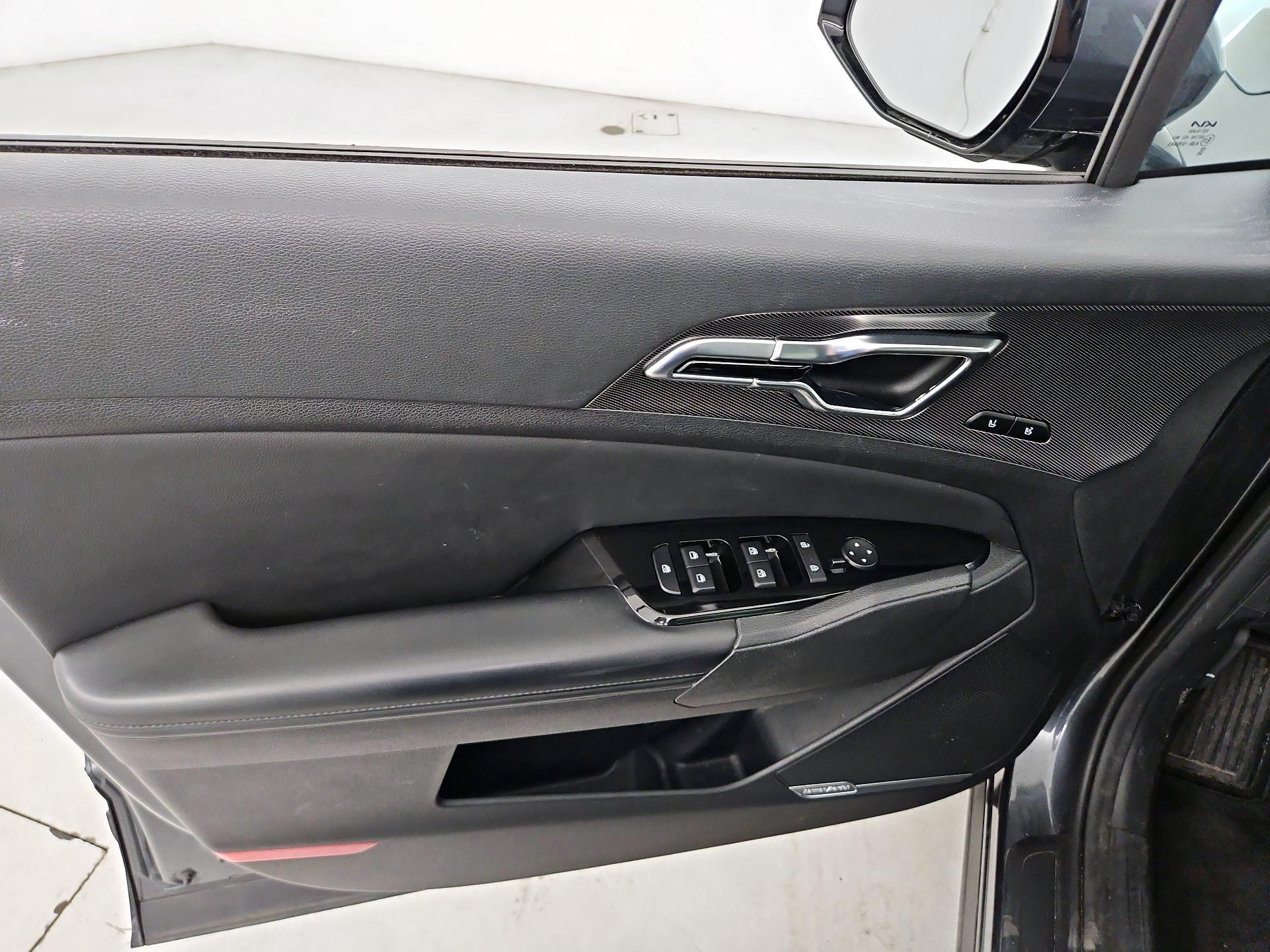 Thumbnail: 2023 Kia Sportage - 12