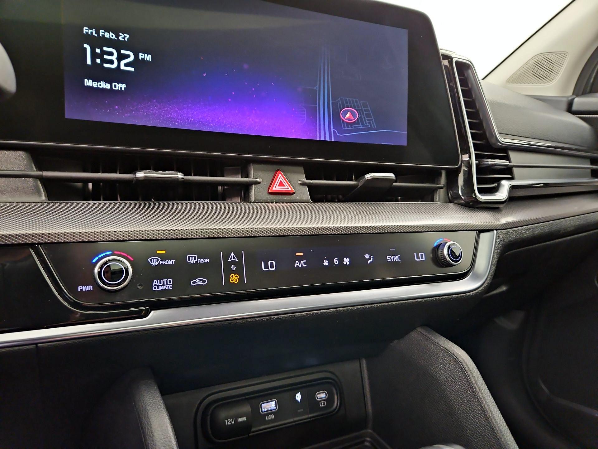 Thumbnail: 2023 Kia Sportage - 17