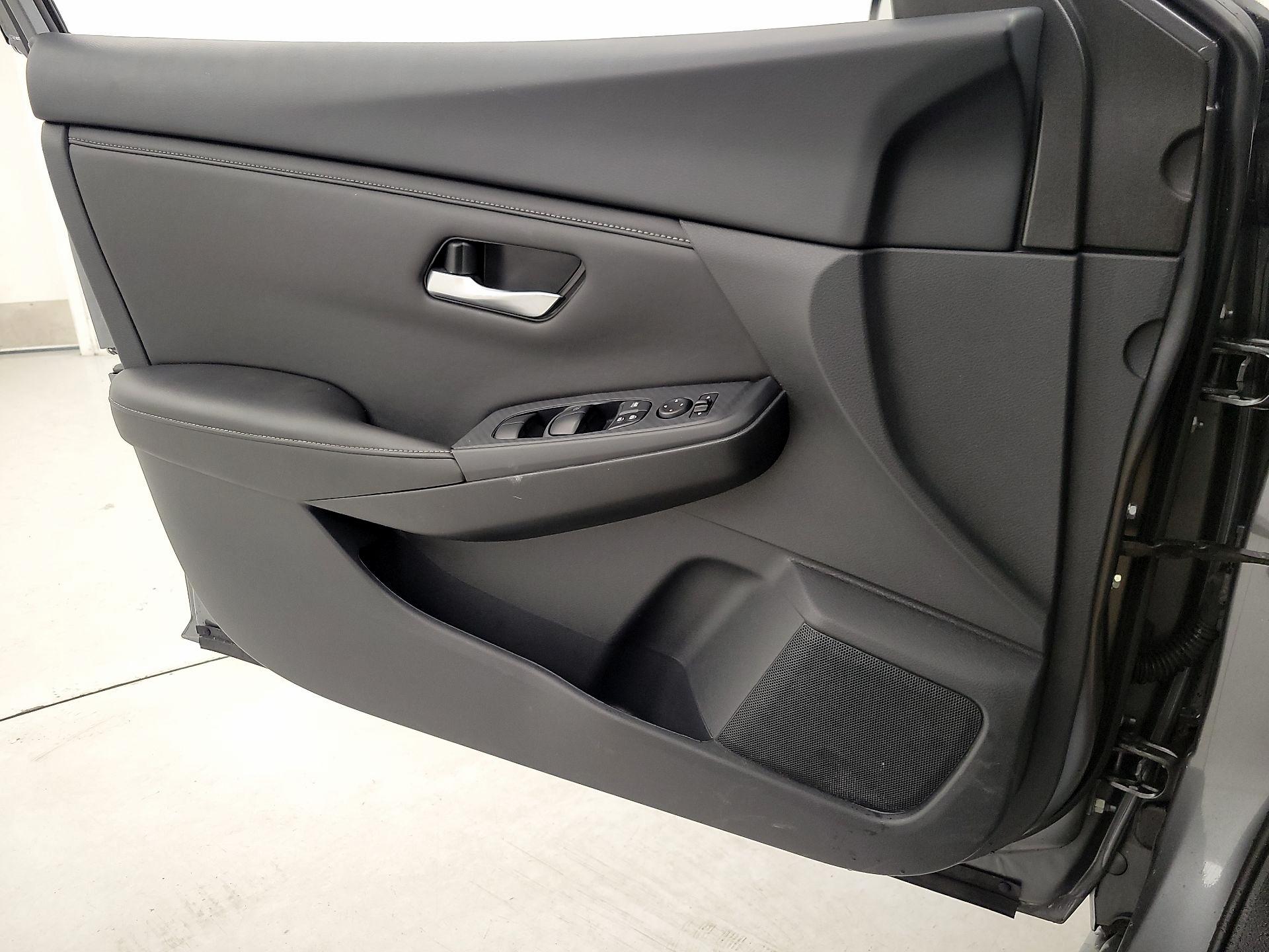 Thumbnail: 2023 Nissan Sentra - 12