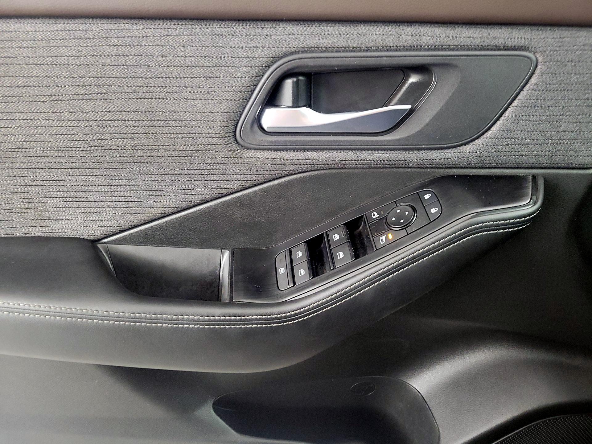 Thumbnail: 2023 Nissan Rogue - 12