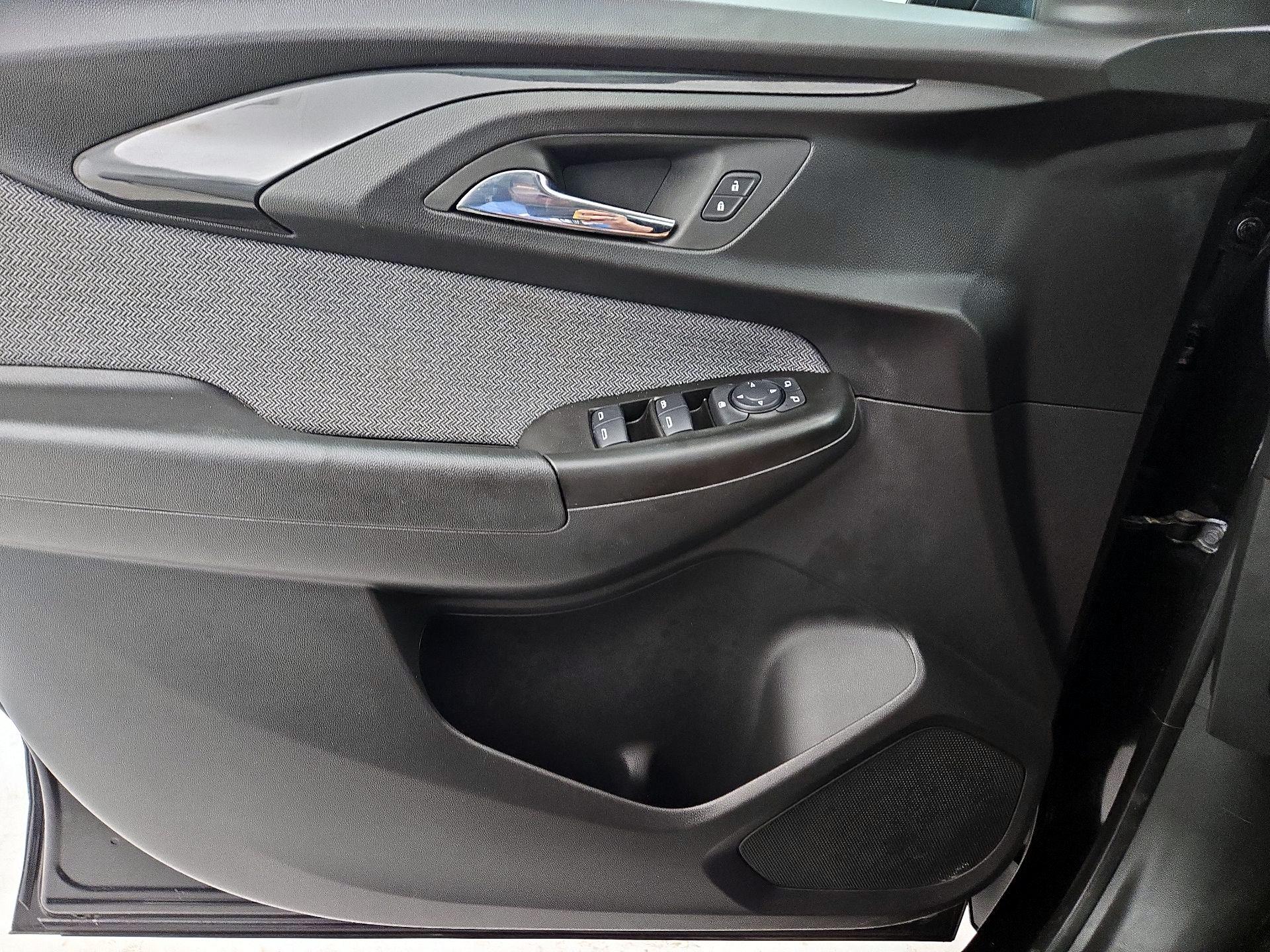 Thumbnail: 2023 Chevrolet TrailBlazer - 12