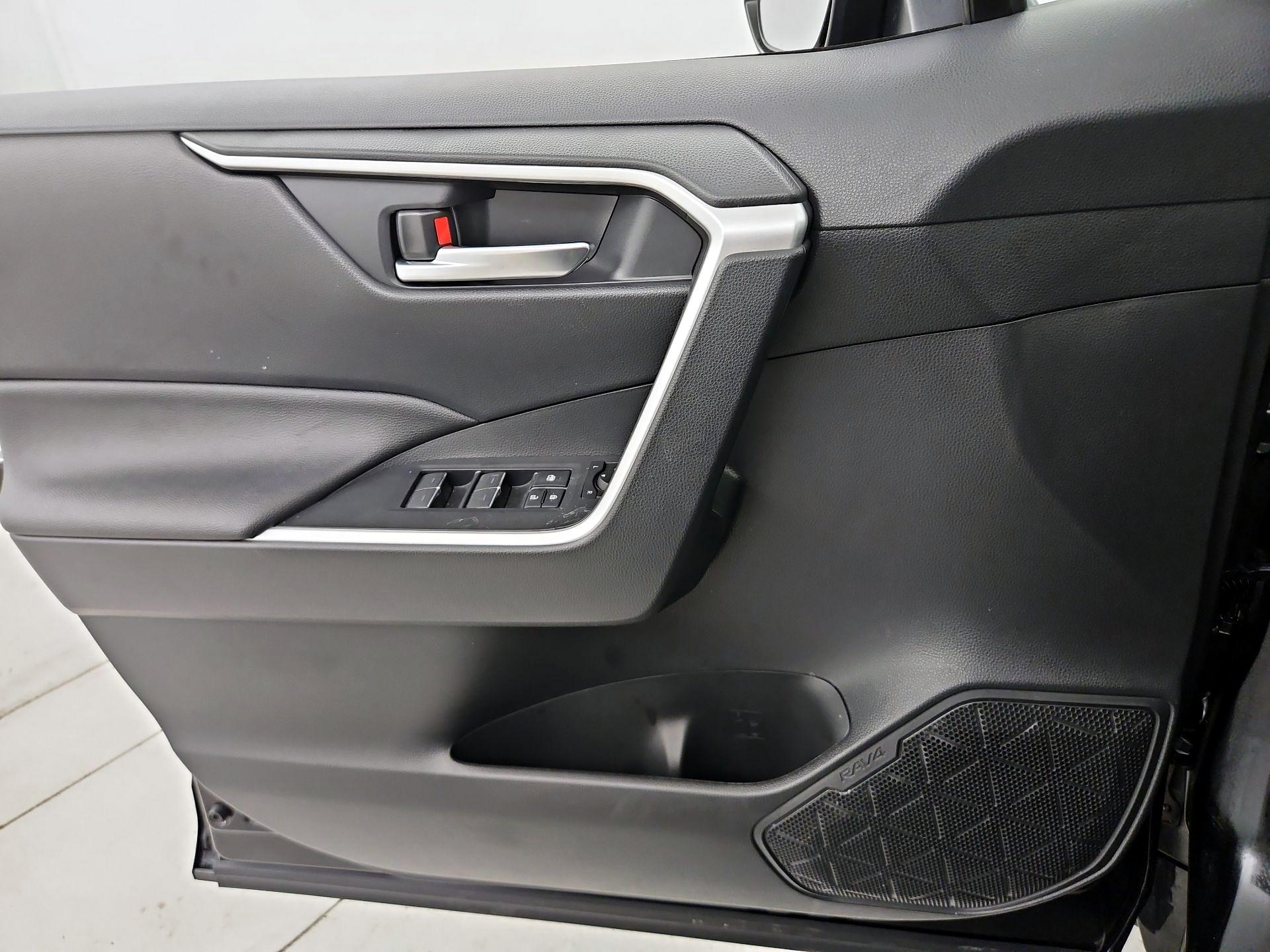 Thumbnail: 2024 Toyota RAV4 - 12