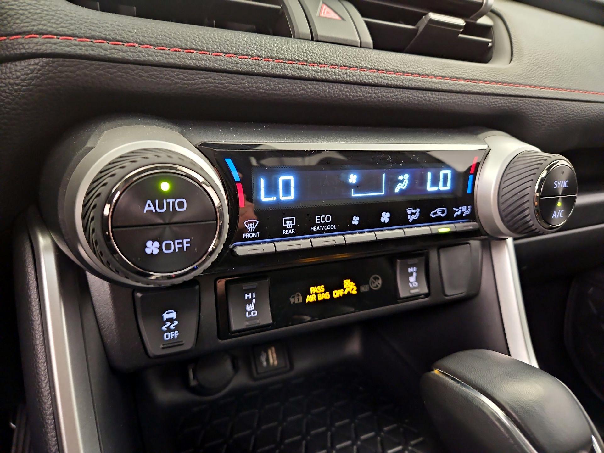 Thumbnail: 2024 Toyota RAV4 - 16