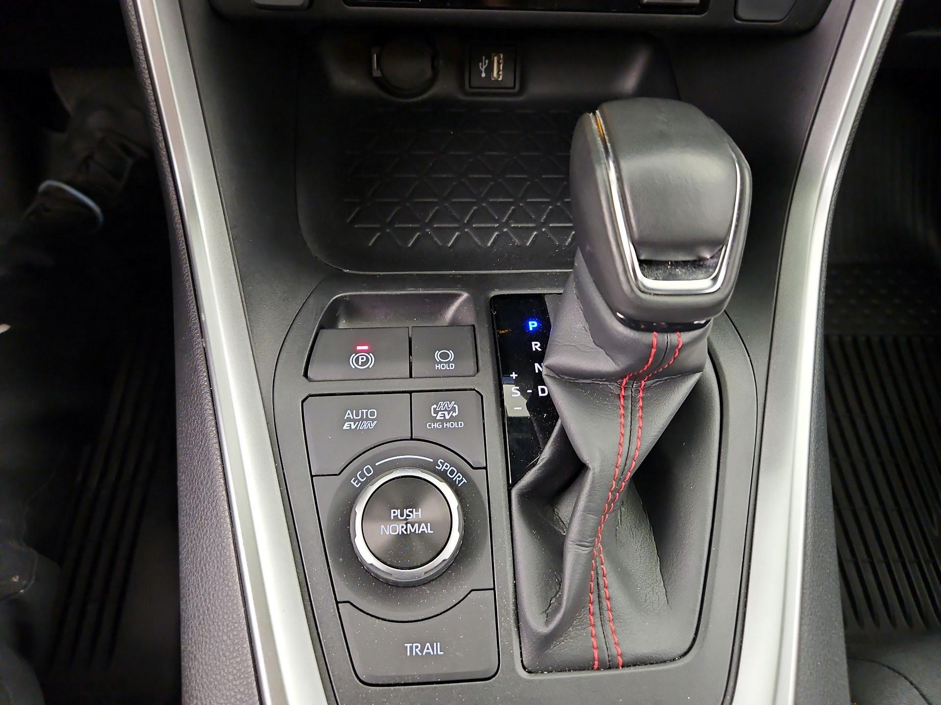 Thumbnail: 2024 Toyota RAV4 - 17