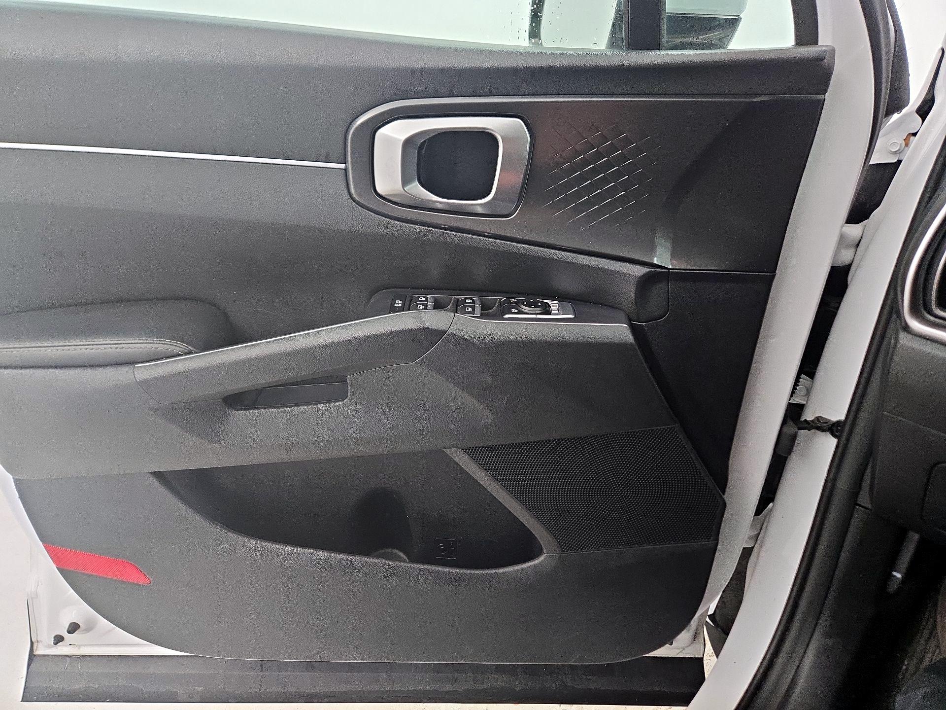 Thumbnail: 2024 Kia Sorento - 12