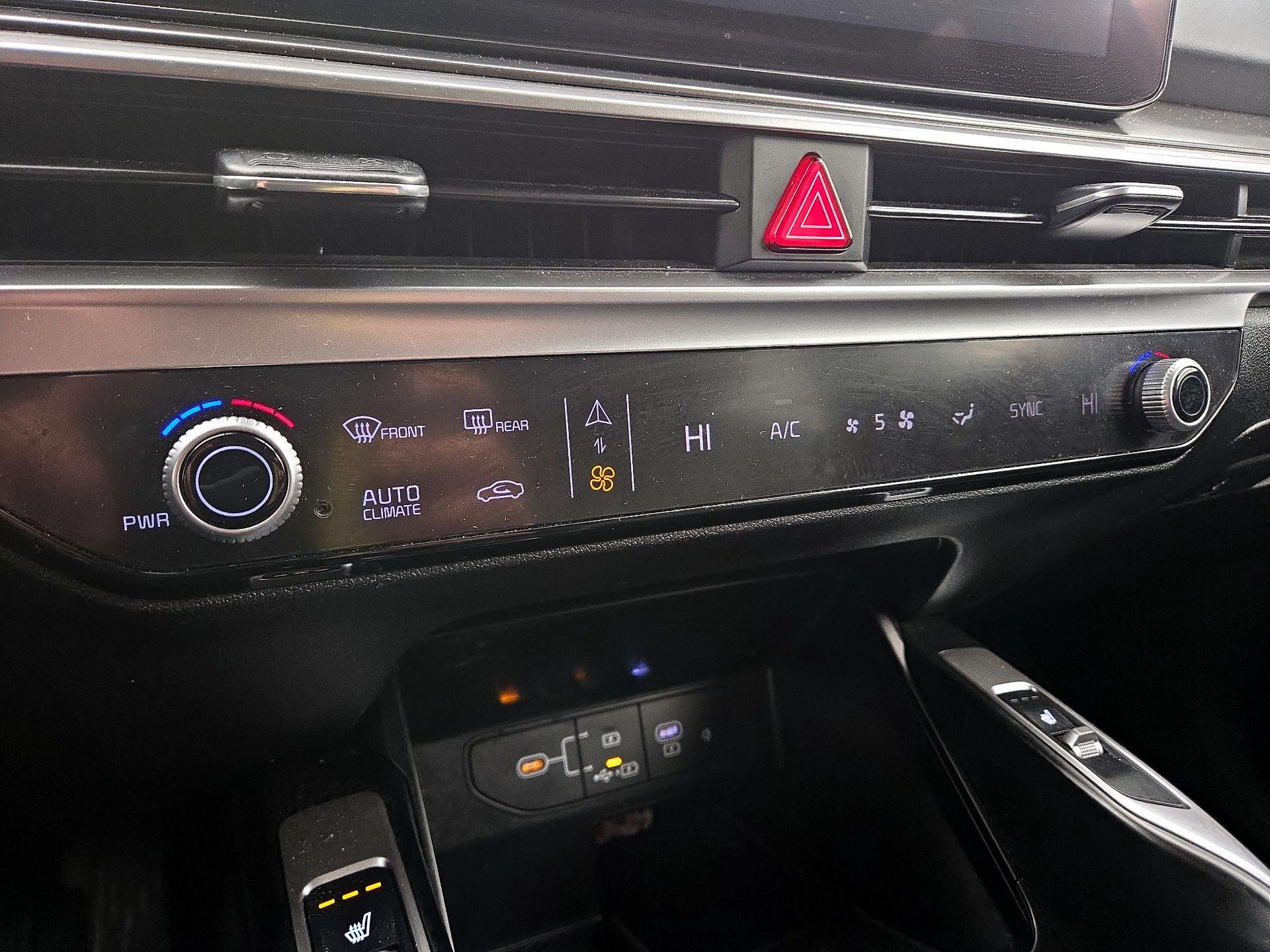 Thumbnail: 2024 Kia Sorento - 17