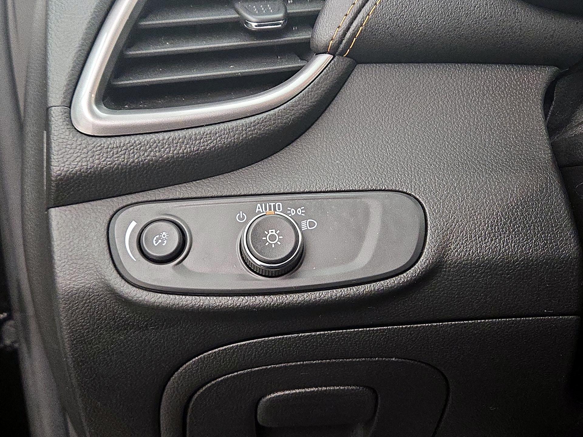 Thumbnail: 2022 Chevrolet Trax - 13