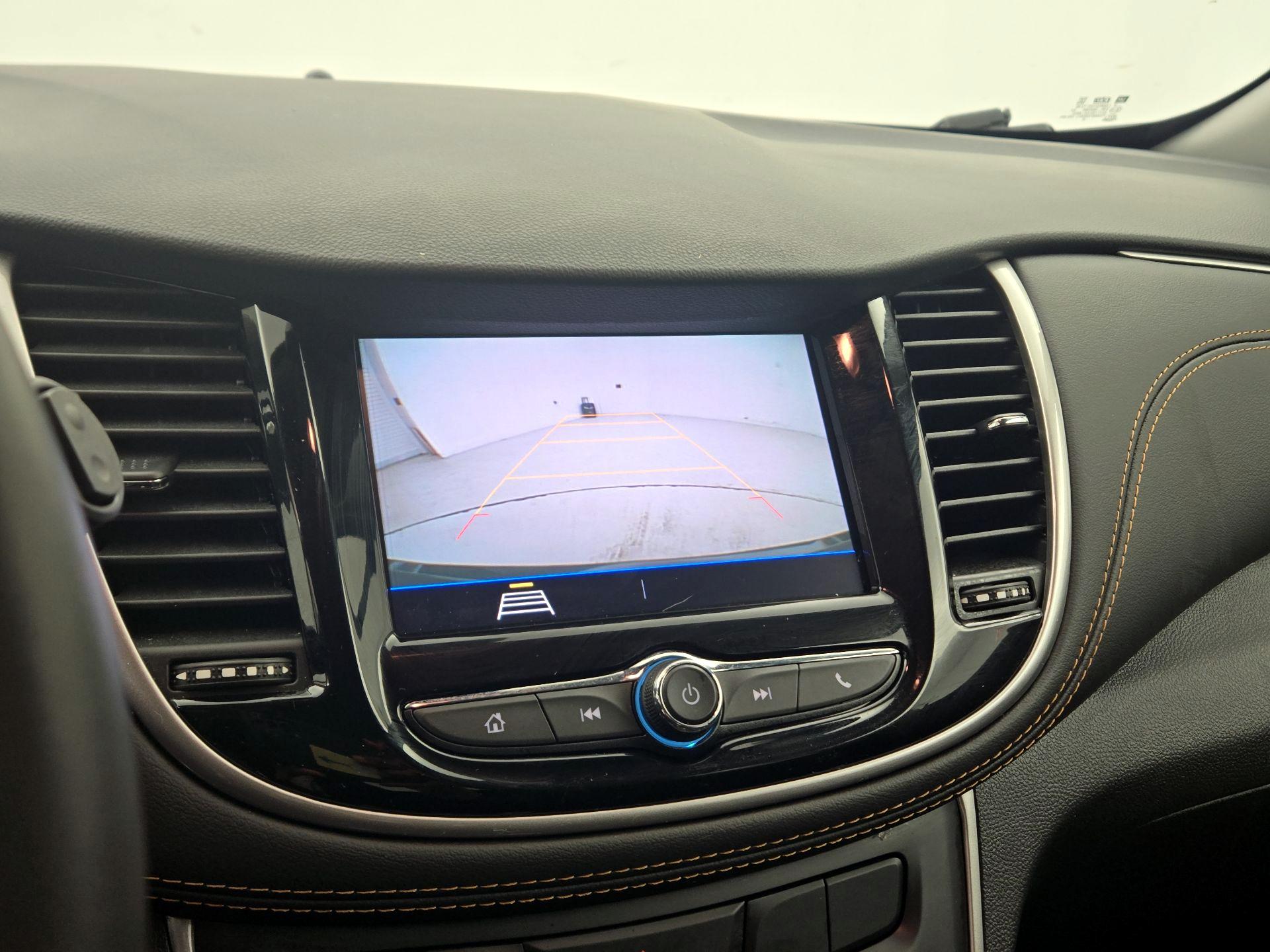 Thumbnail: 2022 Chevrolet Trax - 14