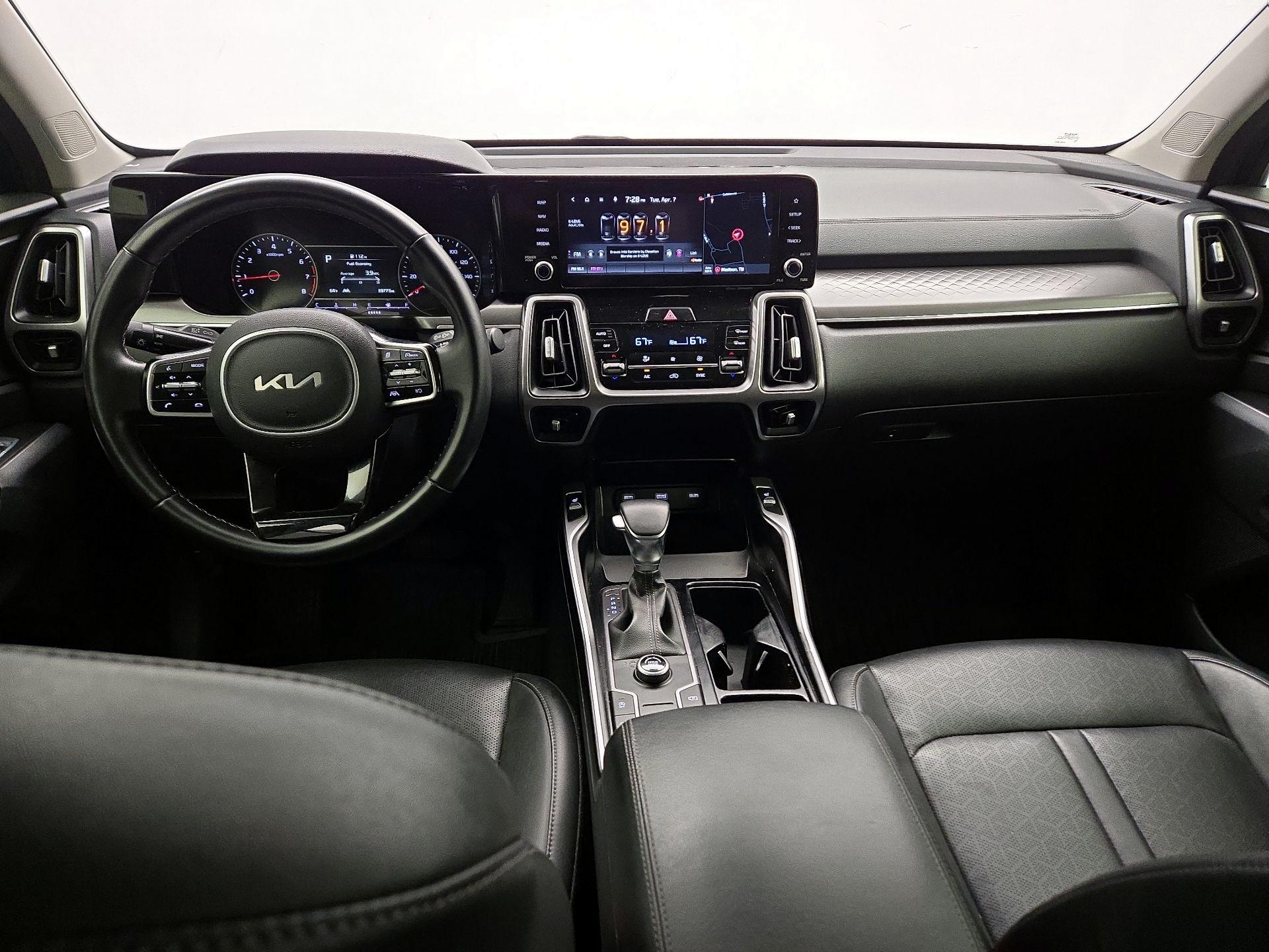 Thumbnail: 2022 Kia Sorento - 9