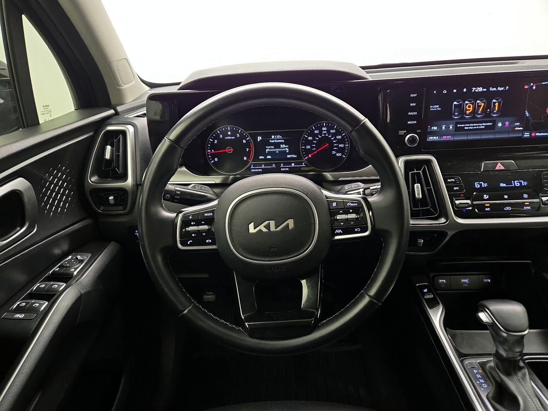 Thumbnail: 2022 Kia Sorento - 10