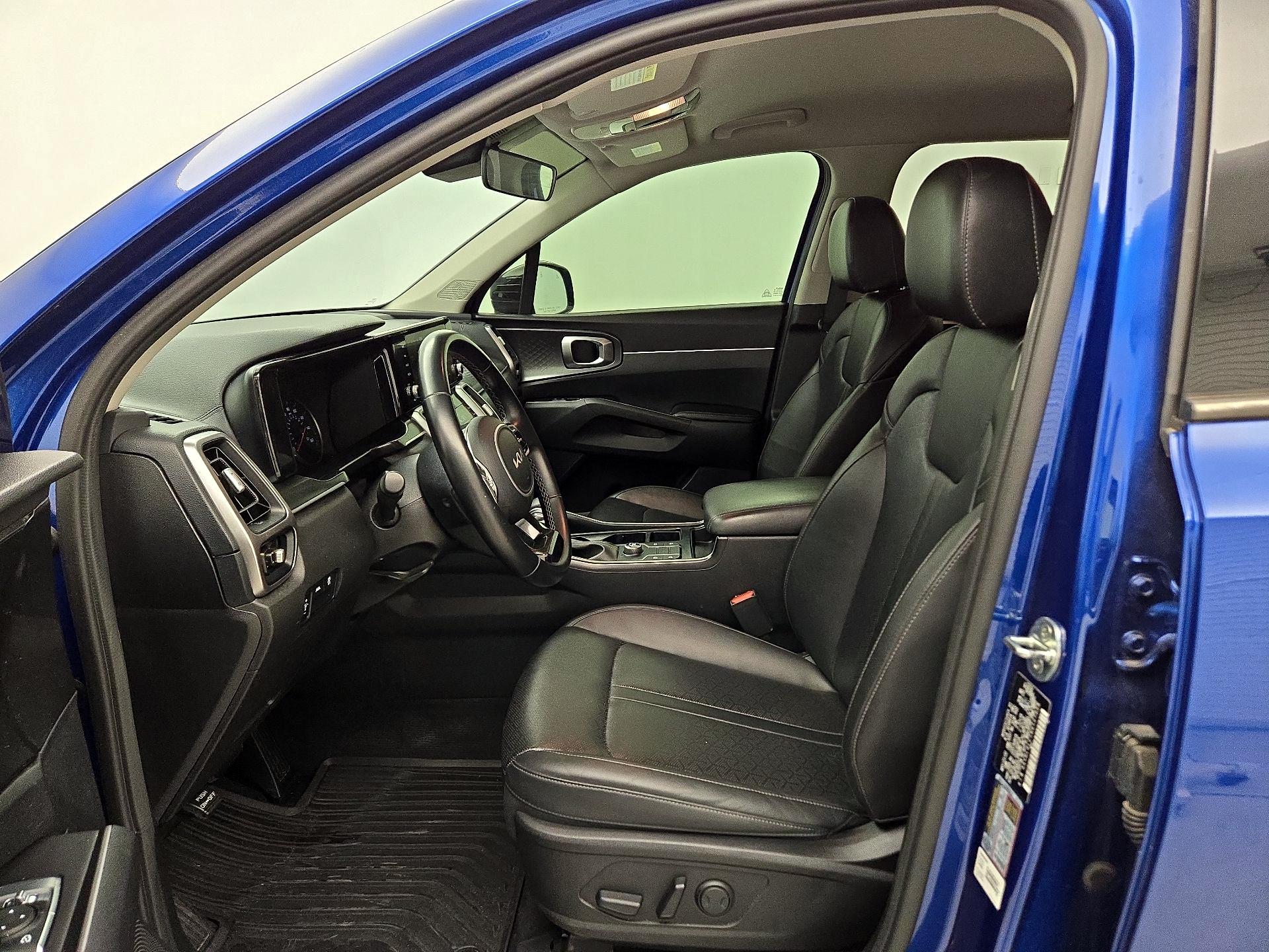 Thumbnail: 2022 Kia Sorento - 11