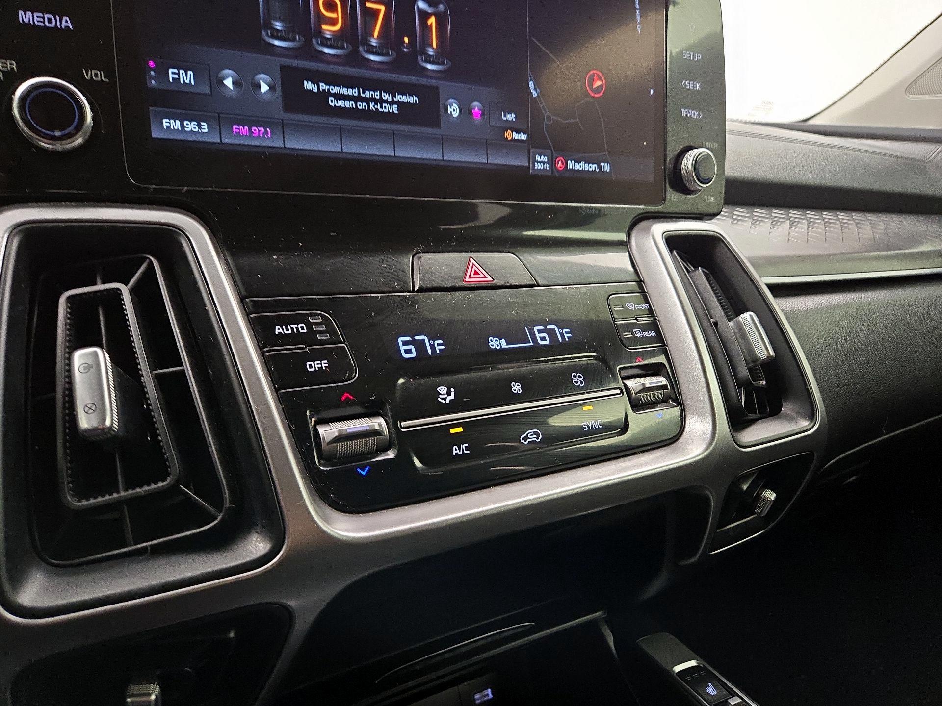 Thumbnail: 2022 Kia Sorento - 17