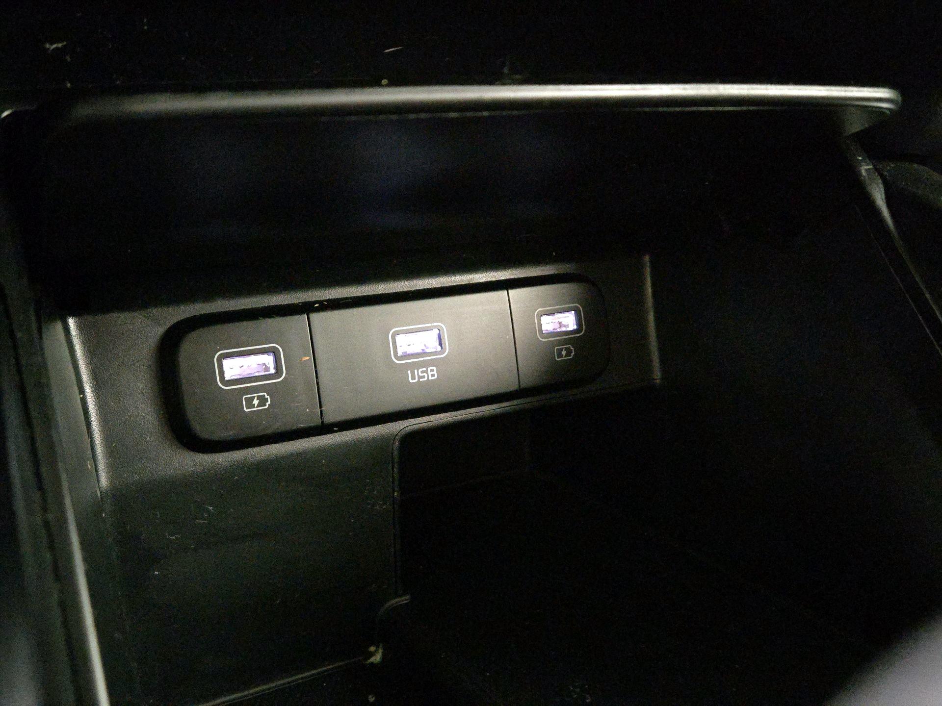 Thumbnail: 2022 Kia Sorento - 19