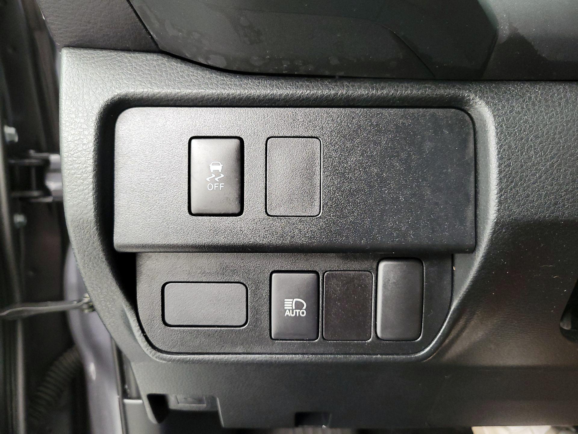 Thumbnail: 2022 Toyota Tacoma - 13