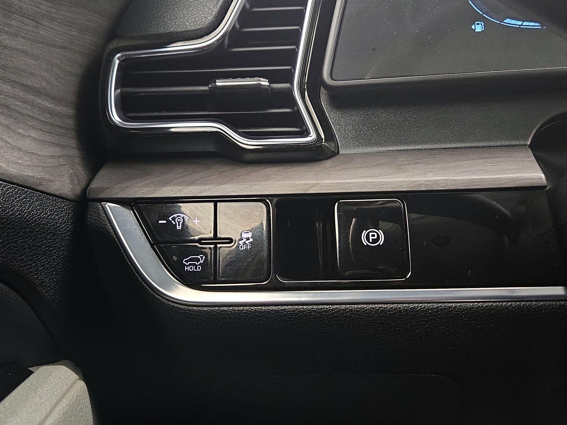 Thumbnail: 2023 Kia Sportage - 13