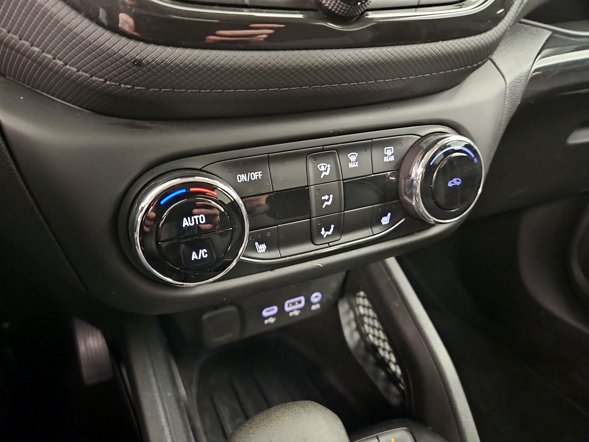 Thumbnail: 2023 Chevrolet TrailBlazer - 16