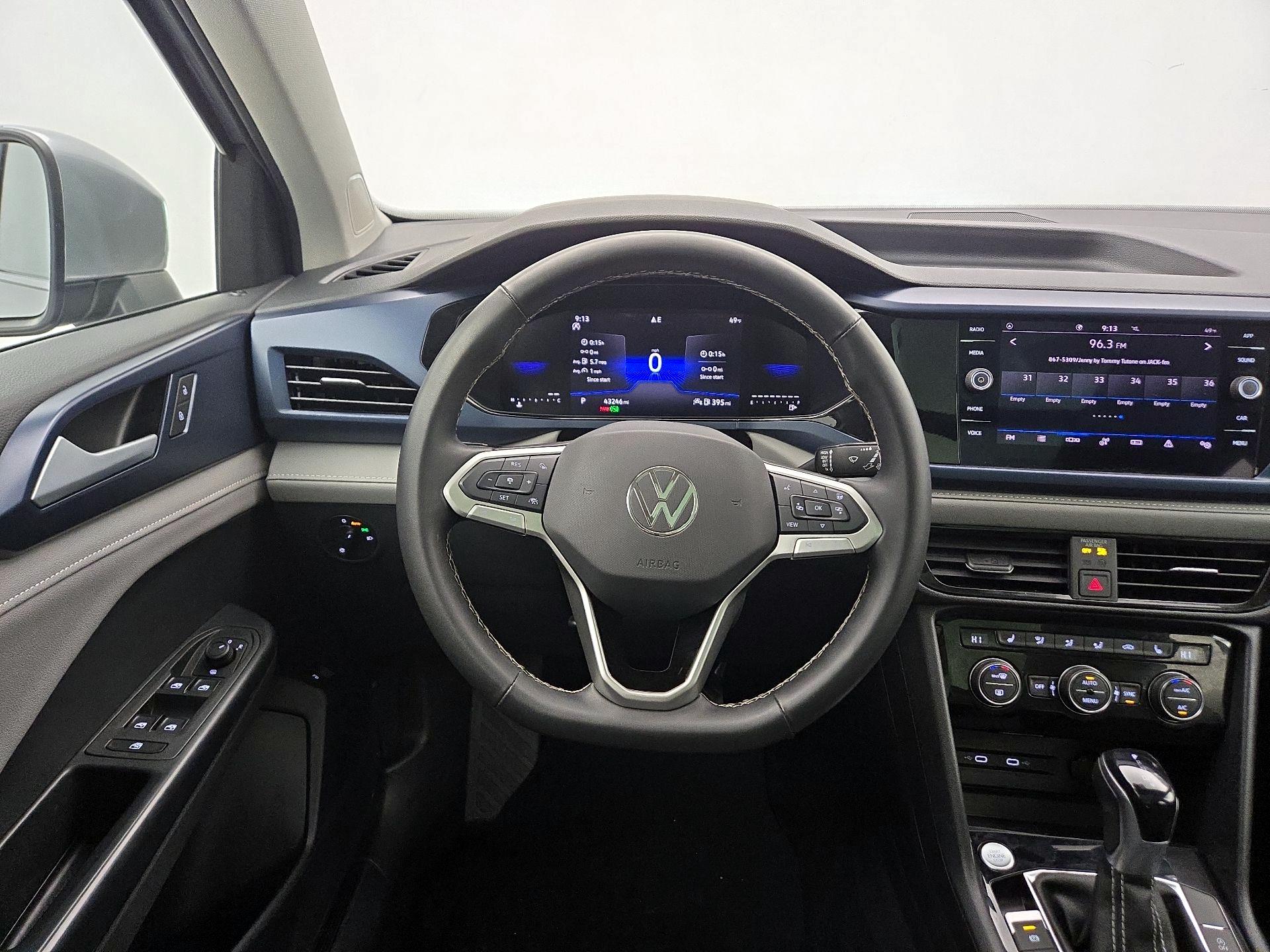 Thumbnail: 2024 Volkswagen Taos - 10