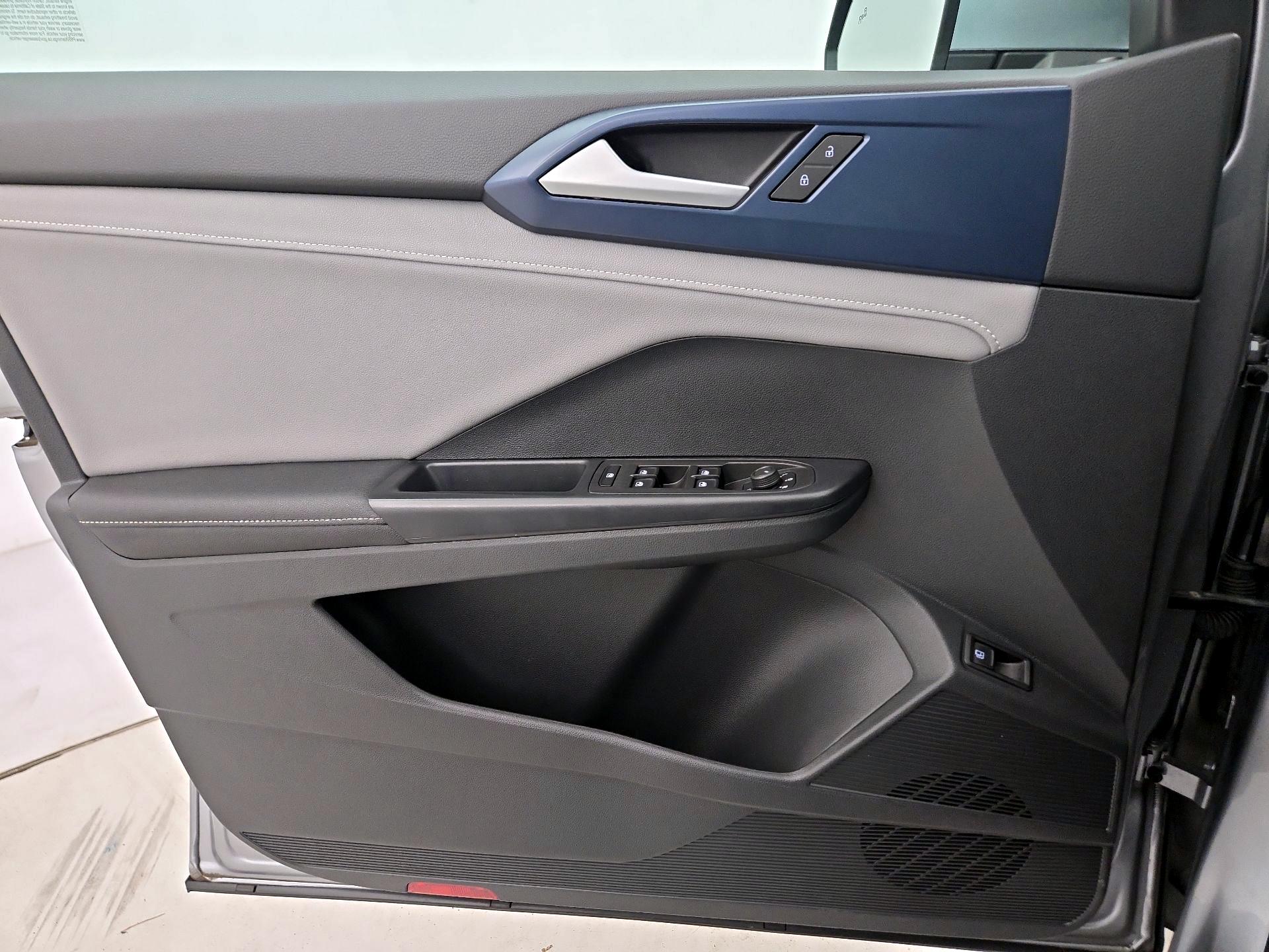 Thumbnail: 2024 Volkswagen Taos - 12