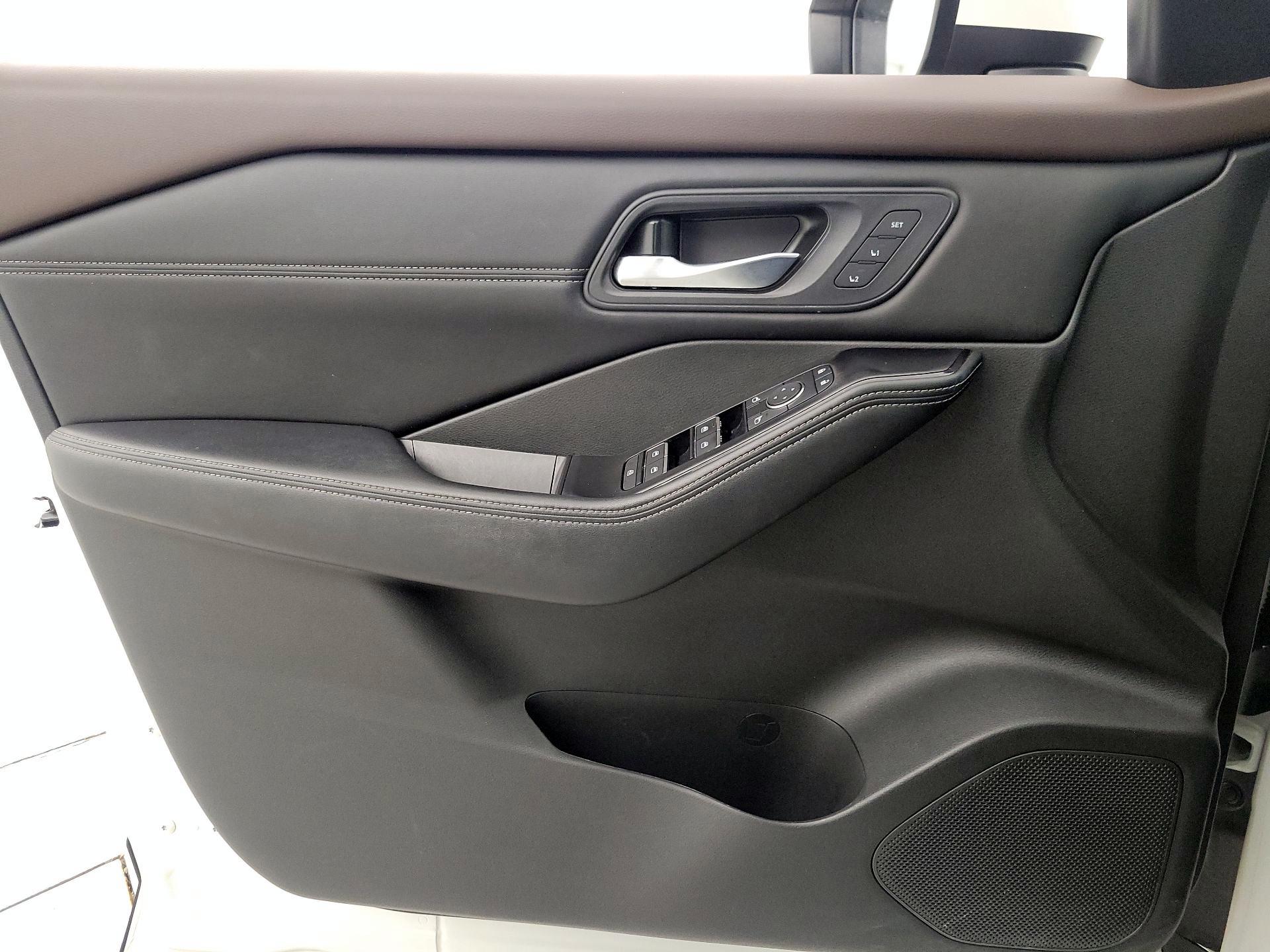 Thumbnail: 2023 Nissan Rogue - 12