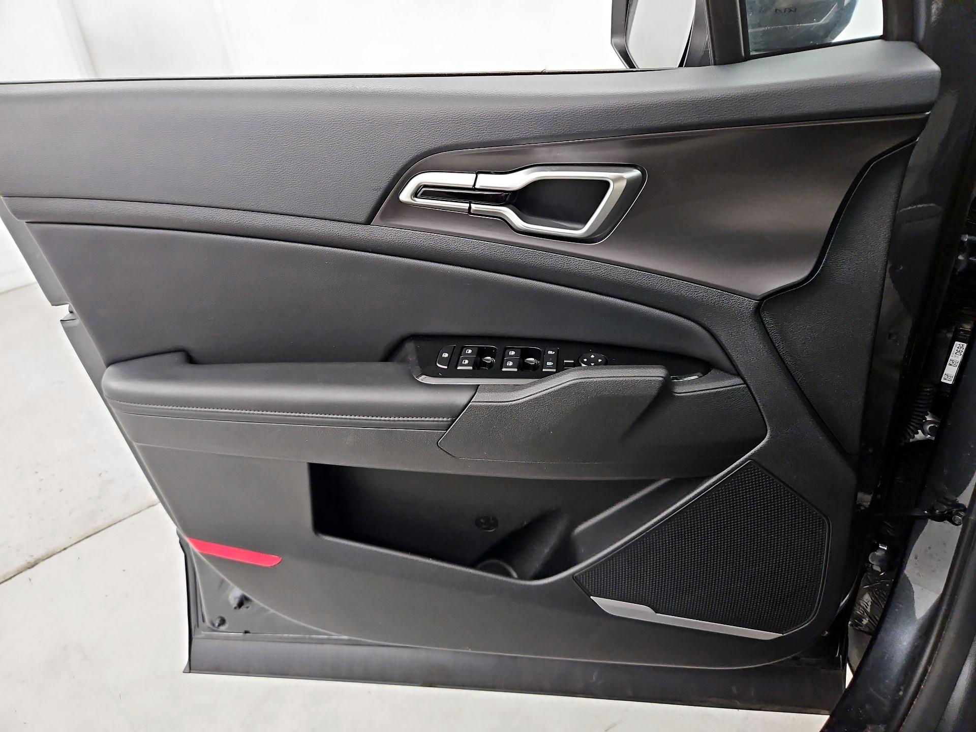 Thumbnail: 2025 Kia Sportage - 12