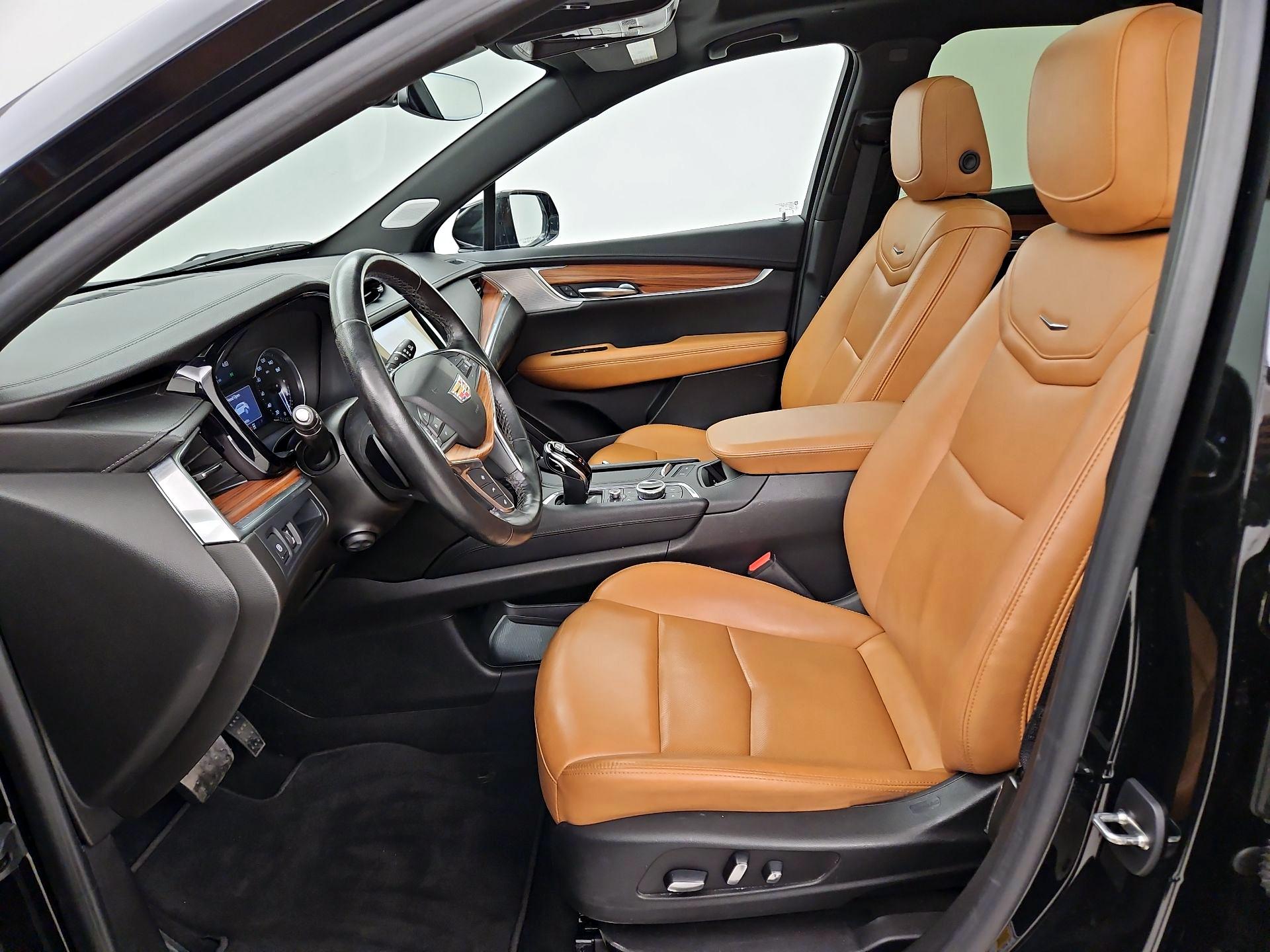 Thumbnail: 2023 Cadillac XT5 - 11