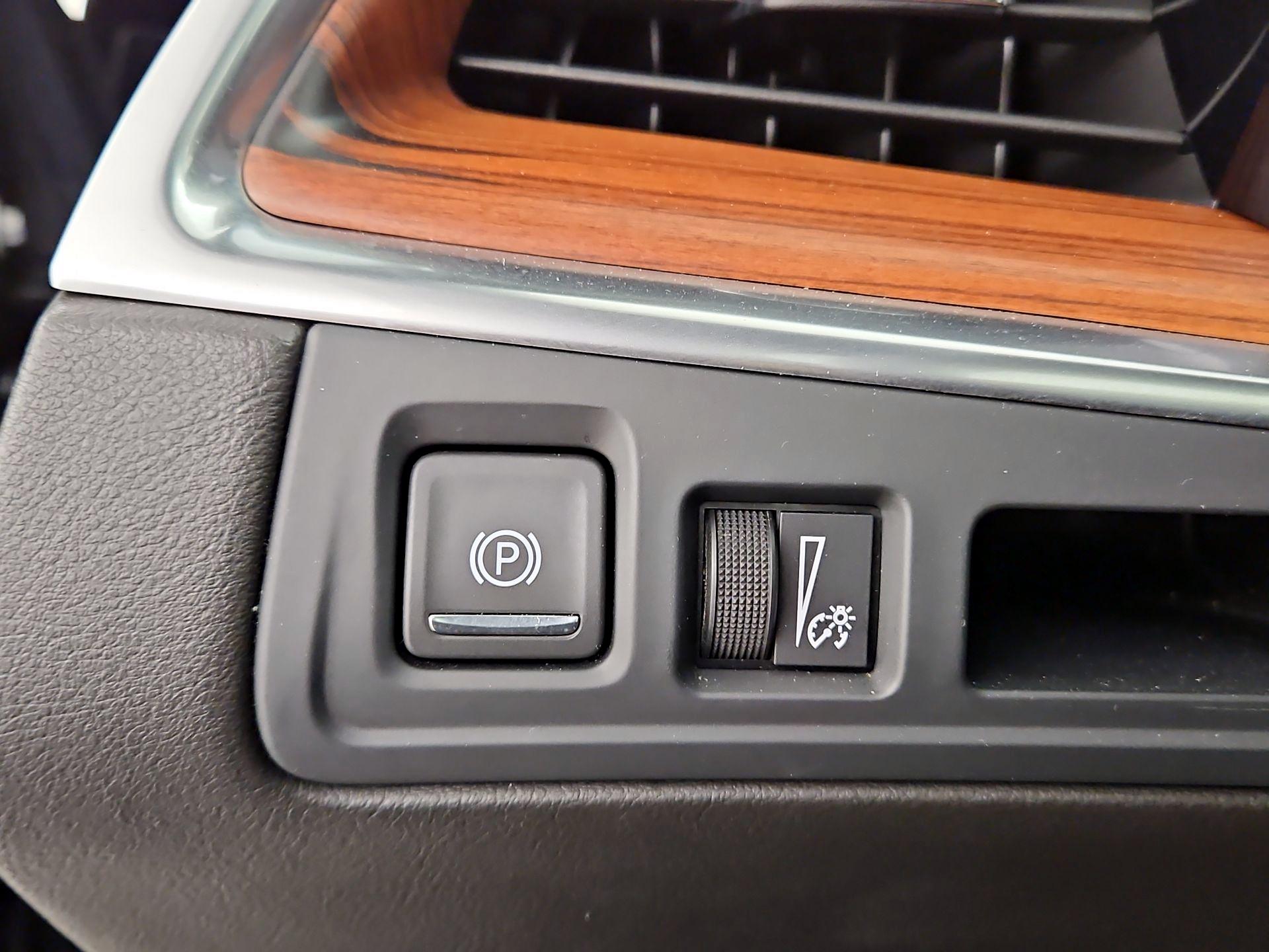 Thumbnail: 2023 Cadillac XT5 - 13