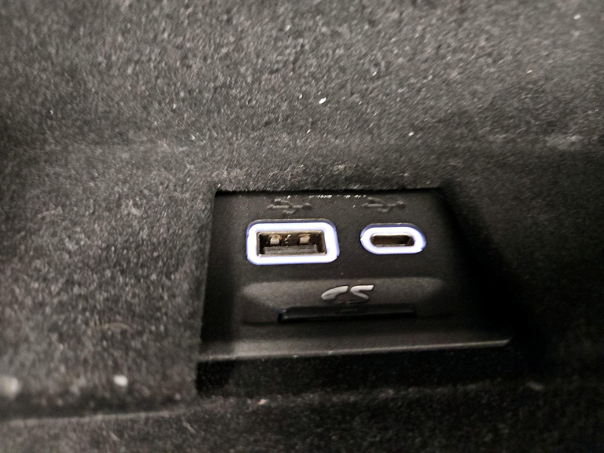 Thumbnail: 2023 Cadillac XT5 - 19