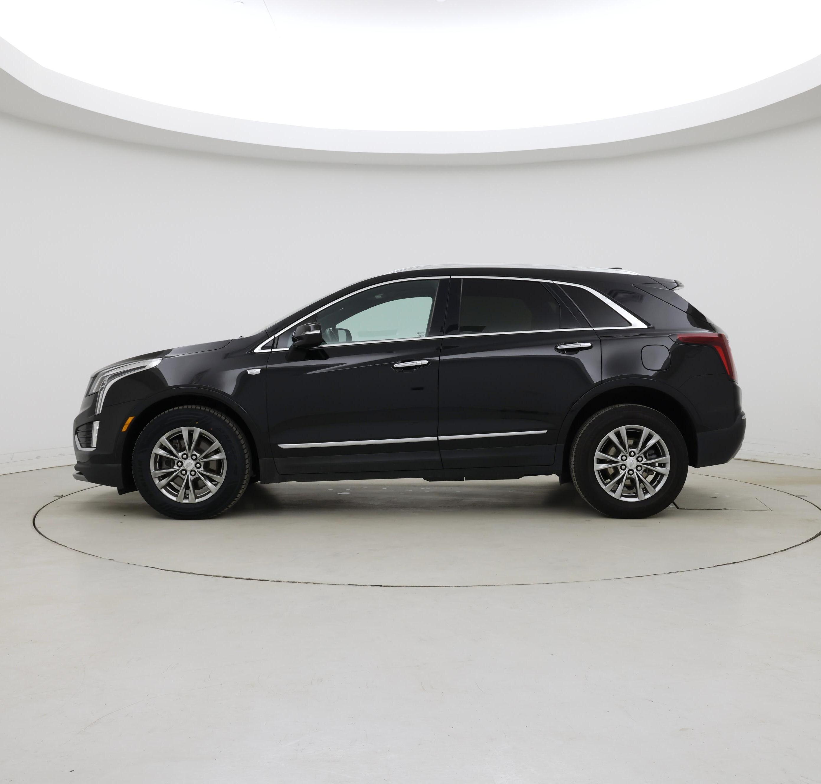 Thumbnail: 2023 Cadillac XT5 - 3
