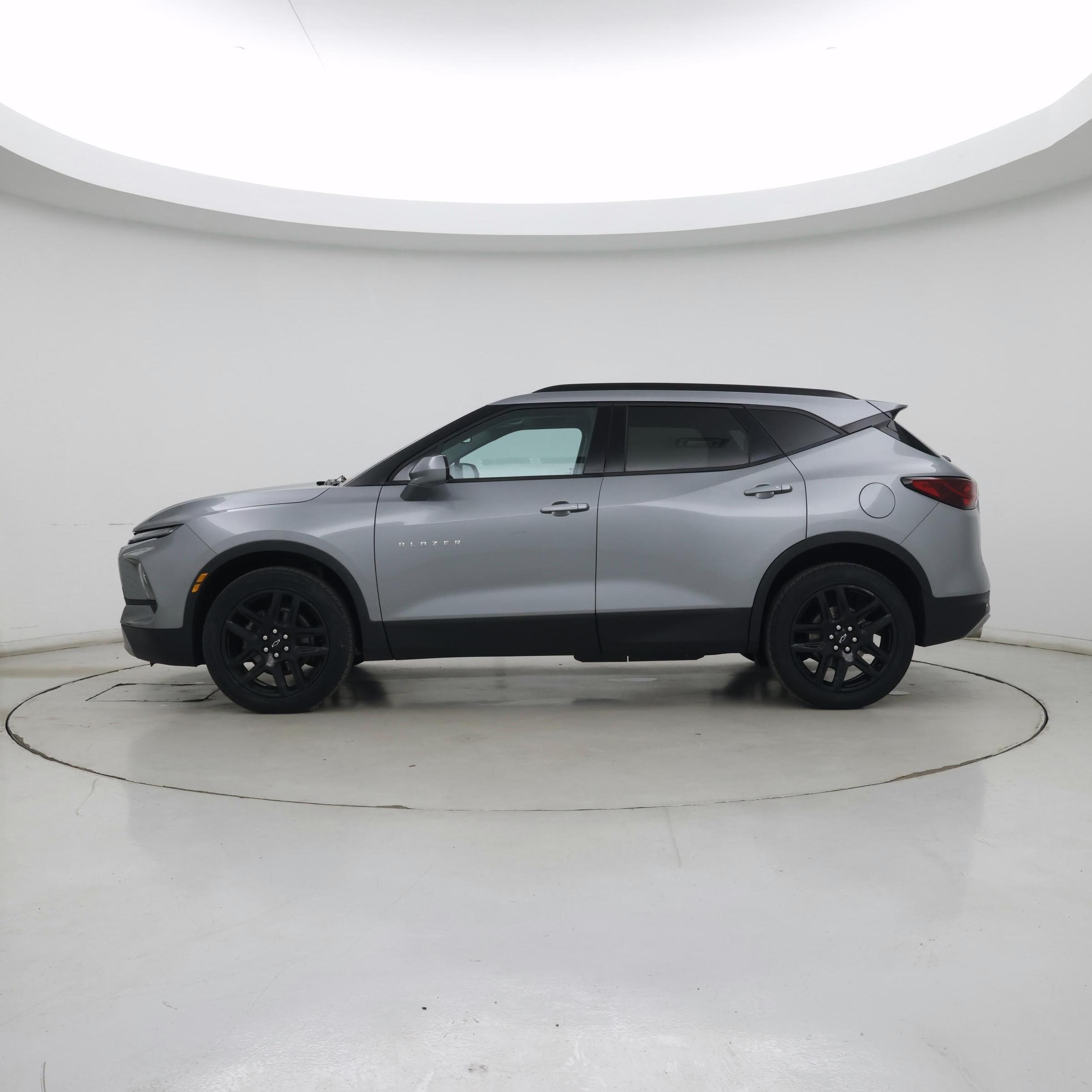 Thumbnail: 2023 Chevrolet Blazer - 3