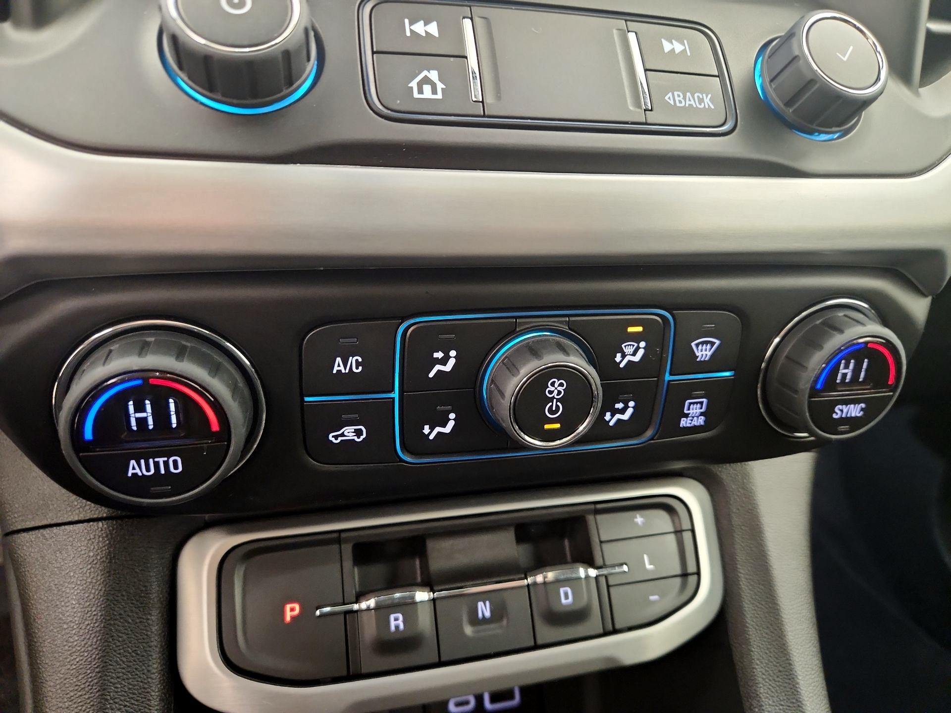 Thumbnail: 2023 GMC Acadia - 16