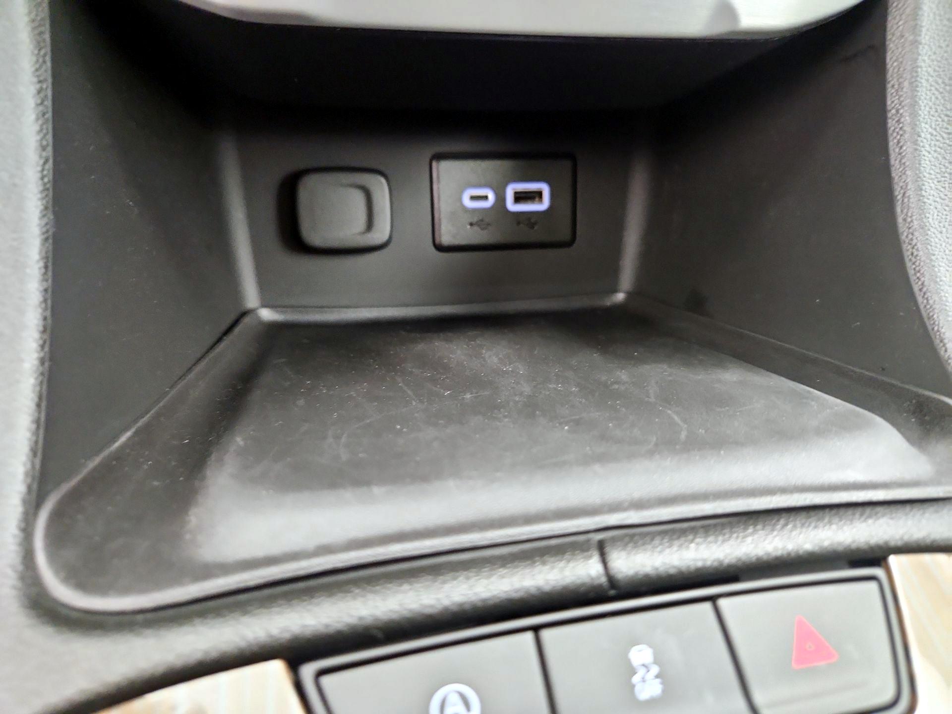 Thumbnail: 2023 GMC Acadia - 18