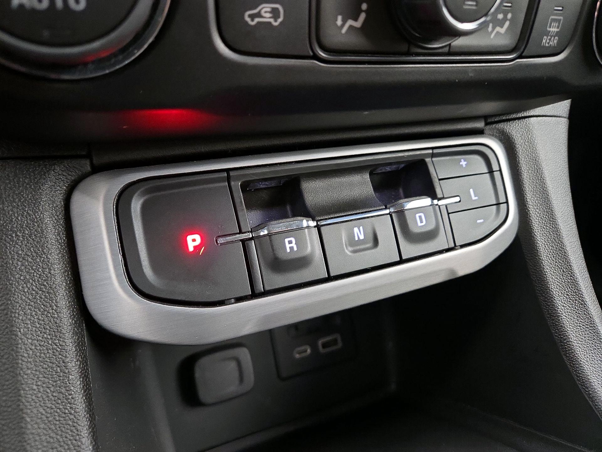 Thumbnail: 2023 GMC Acadia - 18