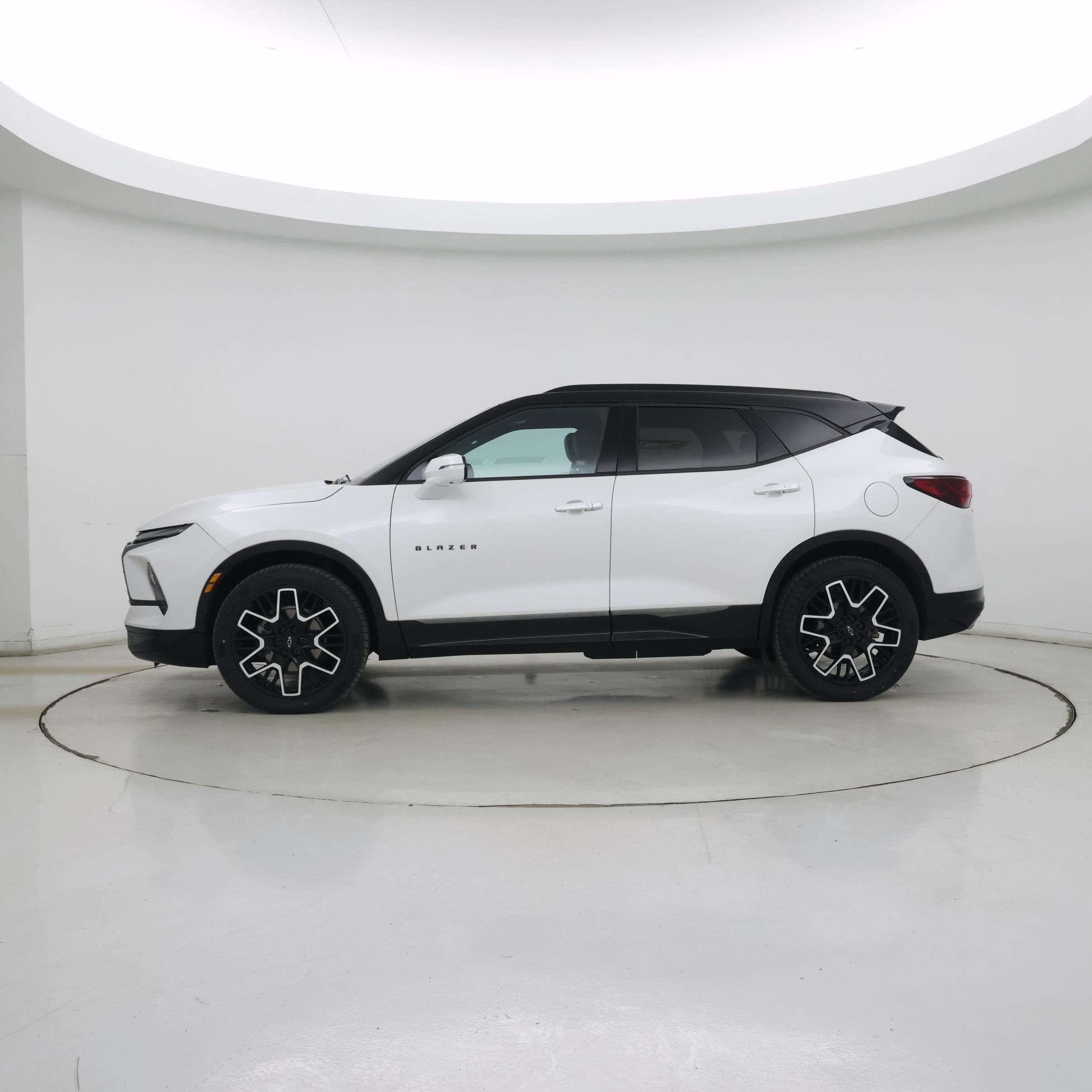 Thumbnail: 2023 Chevrolet Blazer - 3