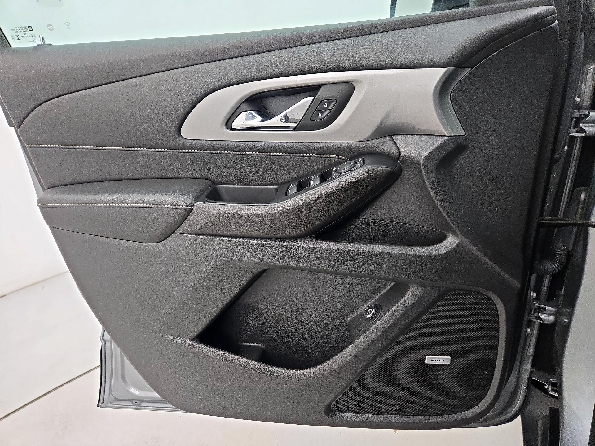 Thumbnail: 2023 Chevrolet Traverse - 12