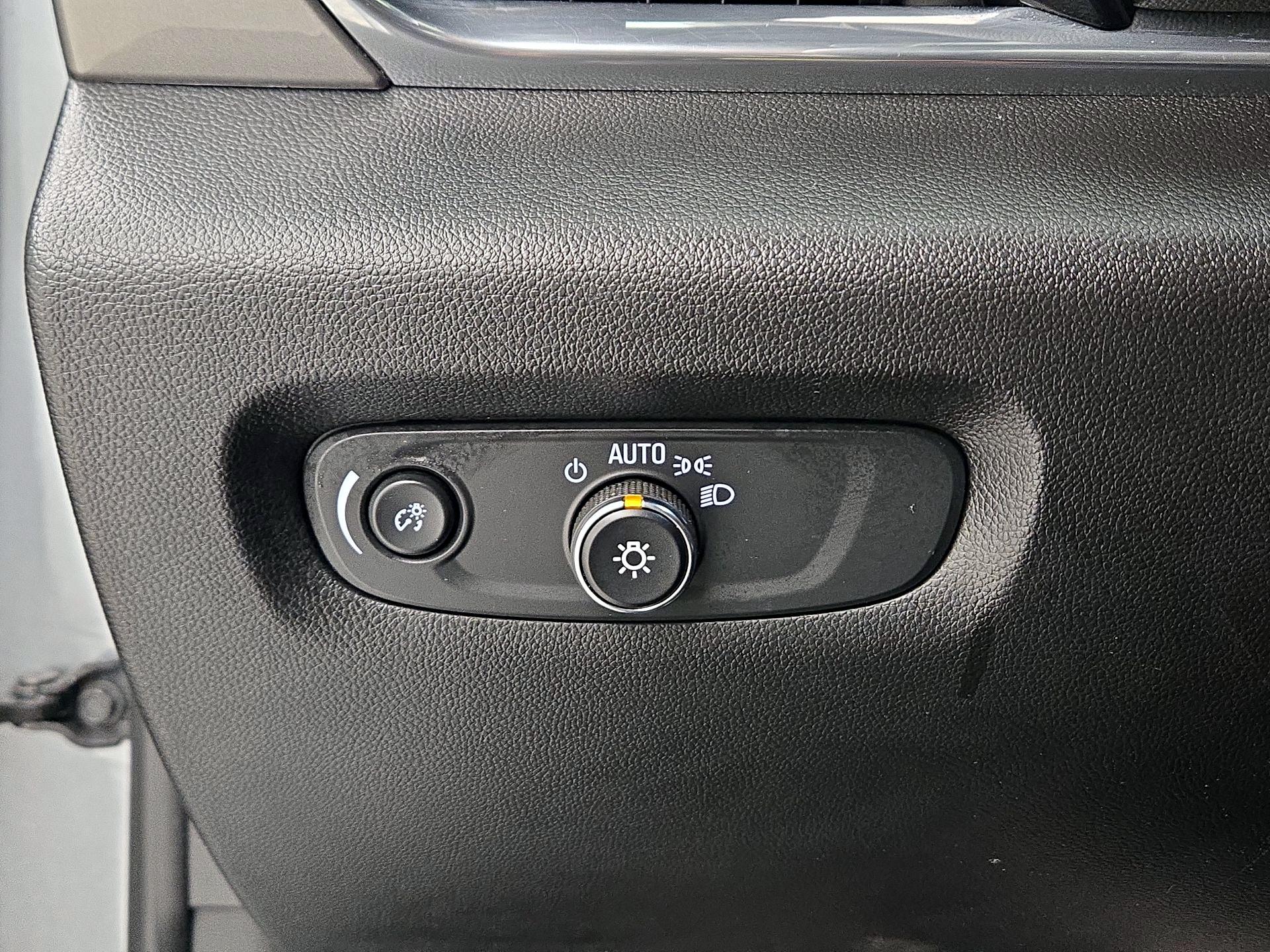 Thumbnail: 2023 Chevrolet Traverse - 13