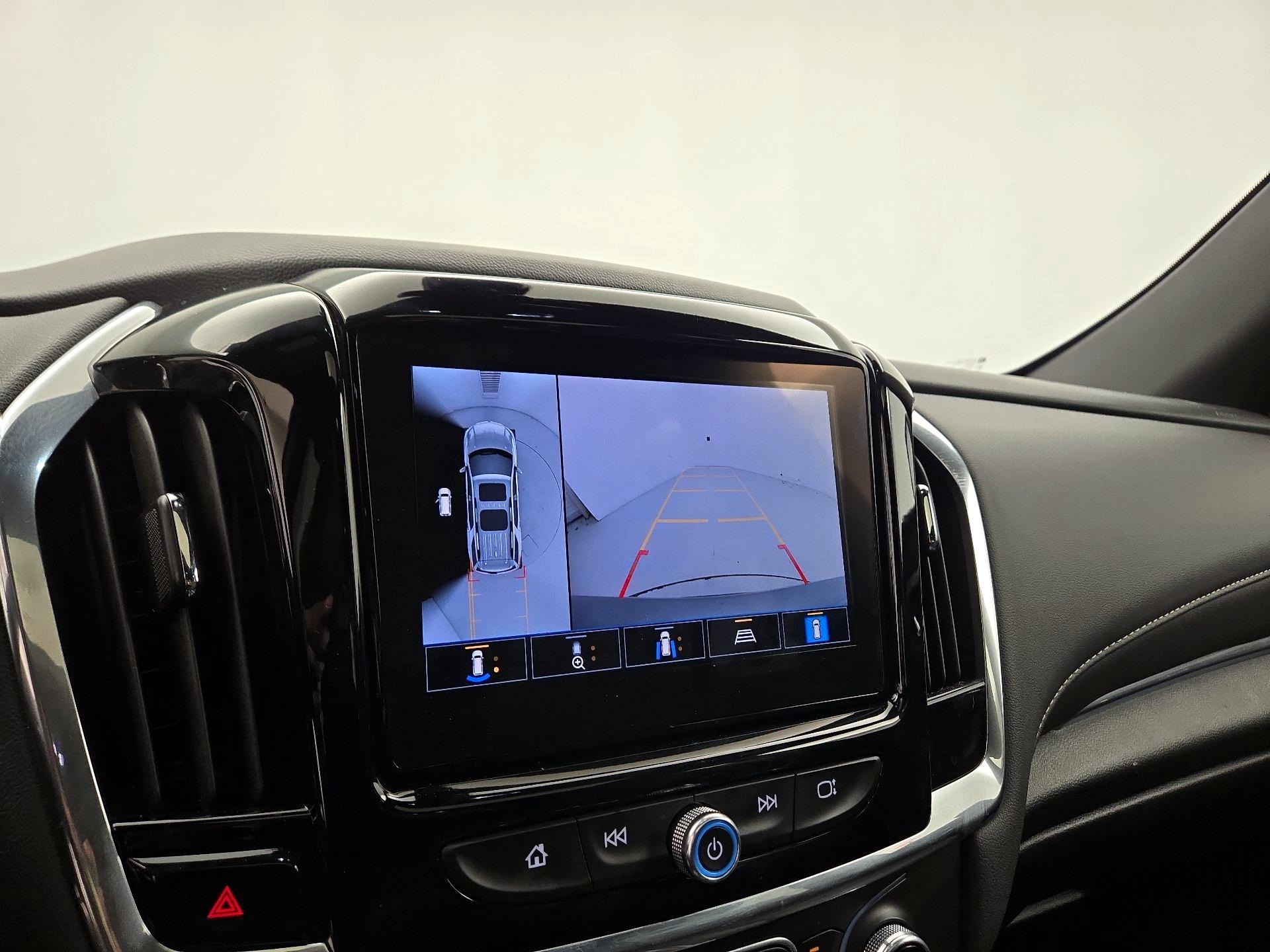 Thumbnail: 2023 Chevrolet Traverse - 14