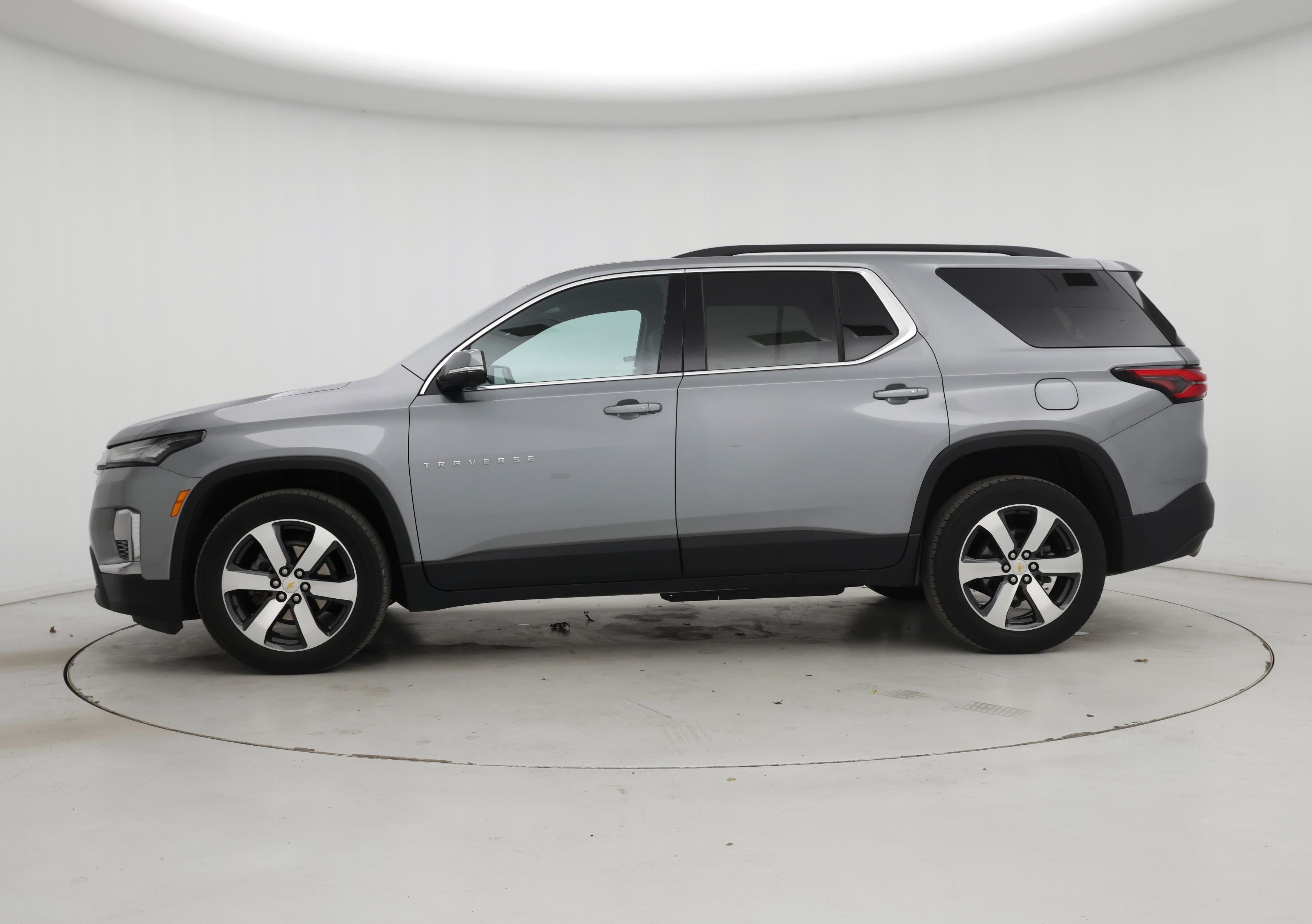 Thumbnail: 2023 Chevrolet Traverse - 3