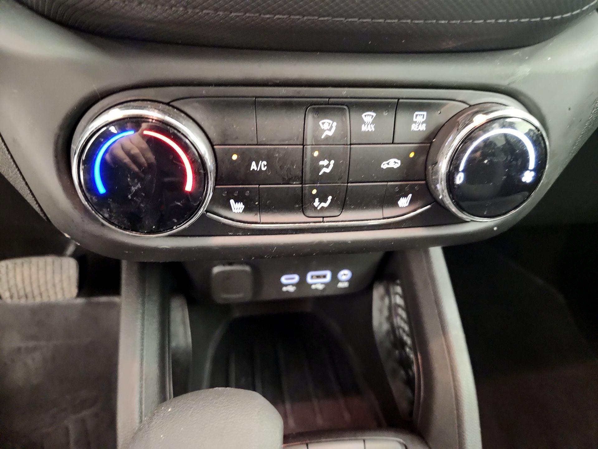 Thumbnail: 2023 Chevrolet TrailBlazer - 16